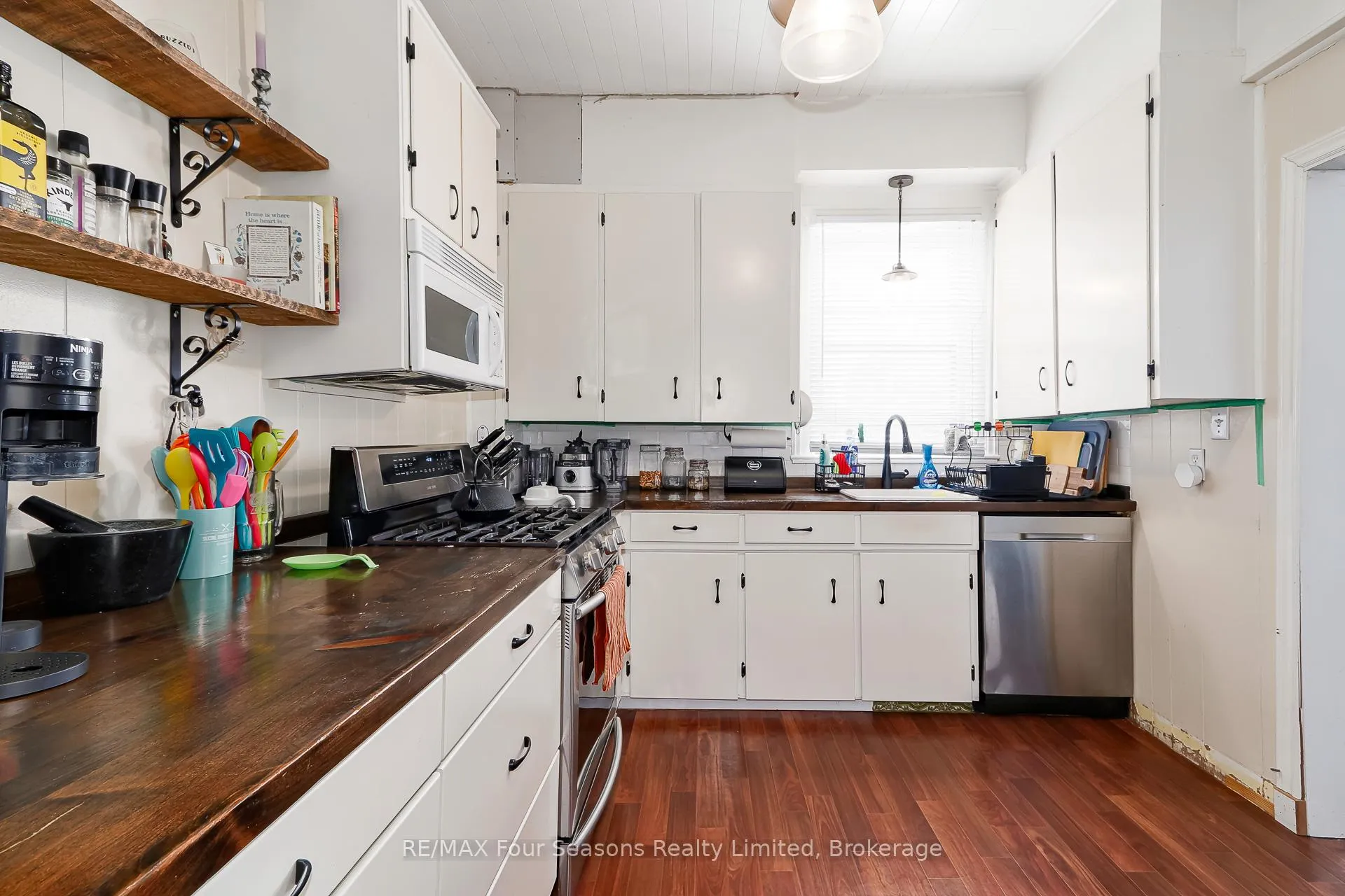 Photo 9 of 203 Montreal Street, Clearview, Stayner — HOMEH
