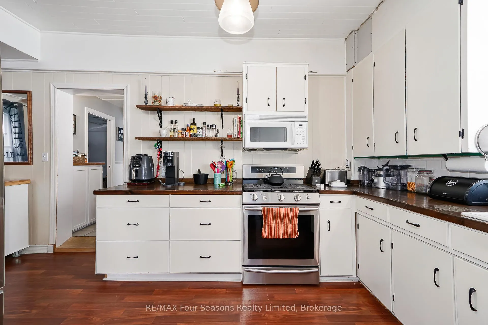 Photo 11 of 203 Montreal Street, Clearview, Stayner — HOMEH