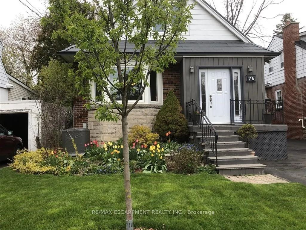Photo 2 of 76 Knyvet Avenue, Hamilton, Centremount — HOMEH