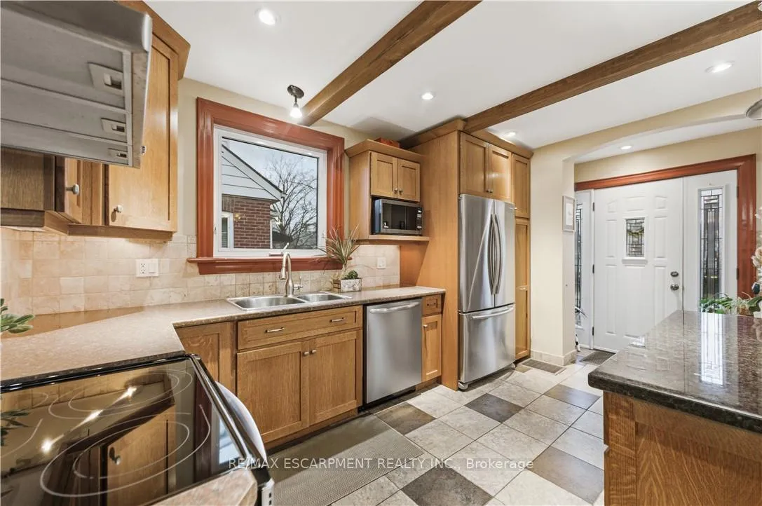 Photo 7 of 76 Knyvet Avenue, Hamilton, Centremount — HOMEH