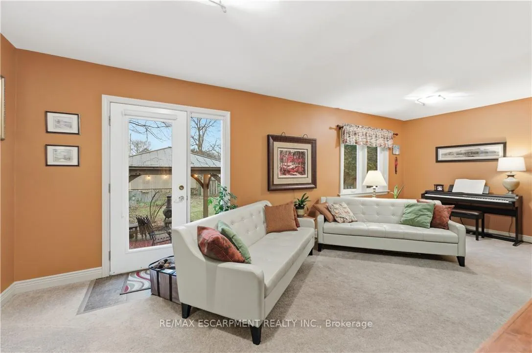 Photo 12 of 76 Knyvet Avenue, Hamilton, Centremount — HOMEH