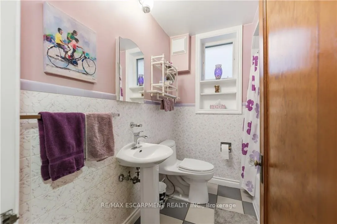 Photo 14 of 76 Knyvet Avenue, Hamilton, Centremount — HOMEH