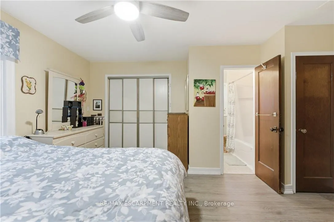 Photo 16 of 76 Knyvet Avenue, Hamilton, Centremount — HOMEH