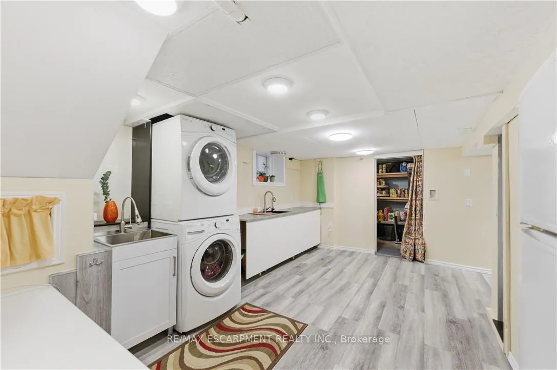Photo 28 of 76 Knyvet Avenue, Hamilton, Centremount — HOMEH