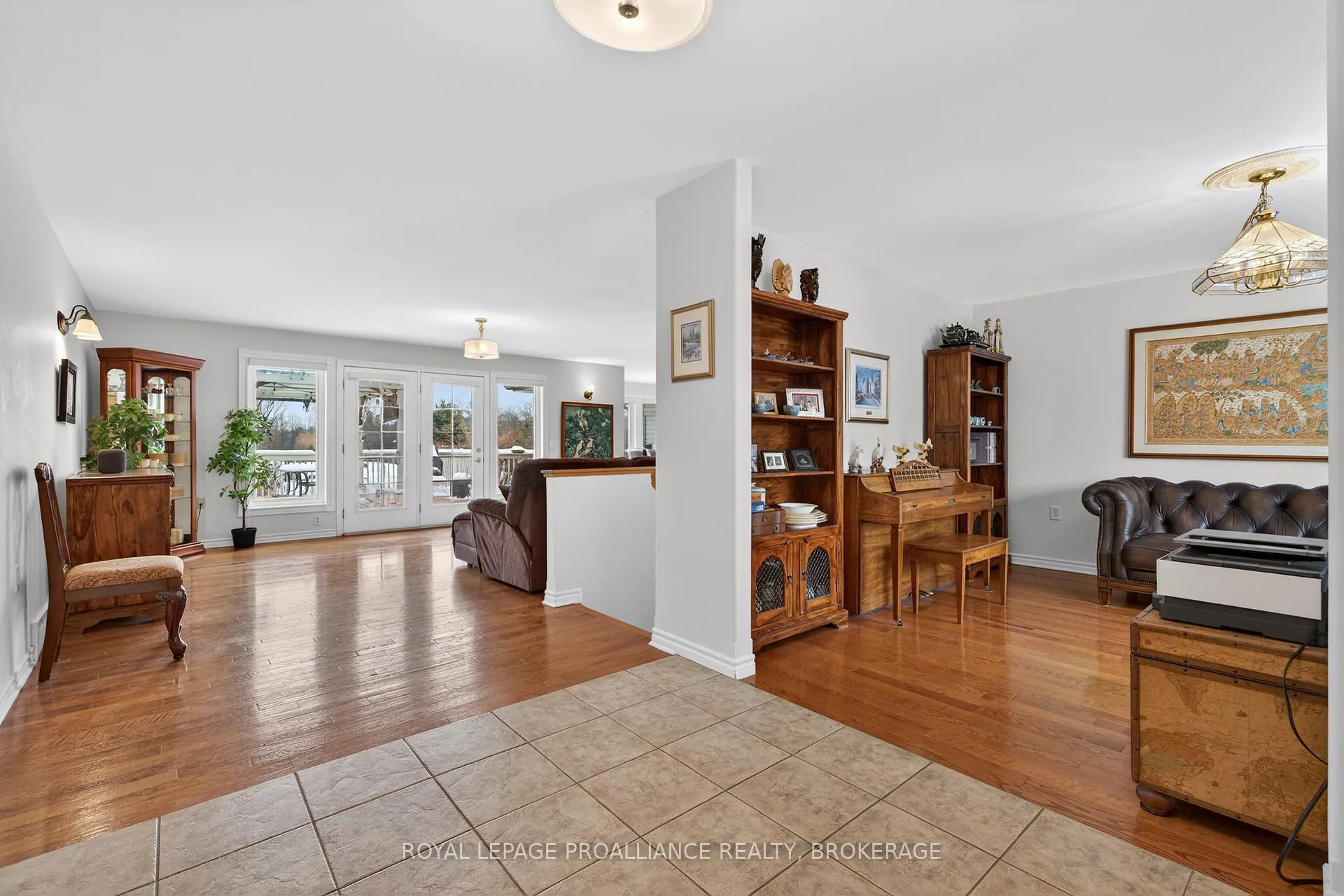 Photo 4 of 1360 Perradice Drive, Kingston, City North of 401 — HOMEH