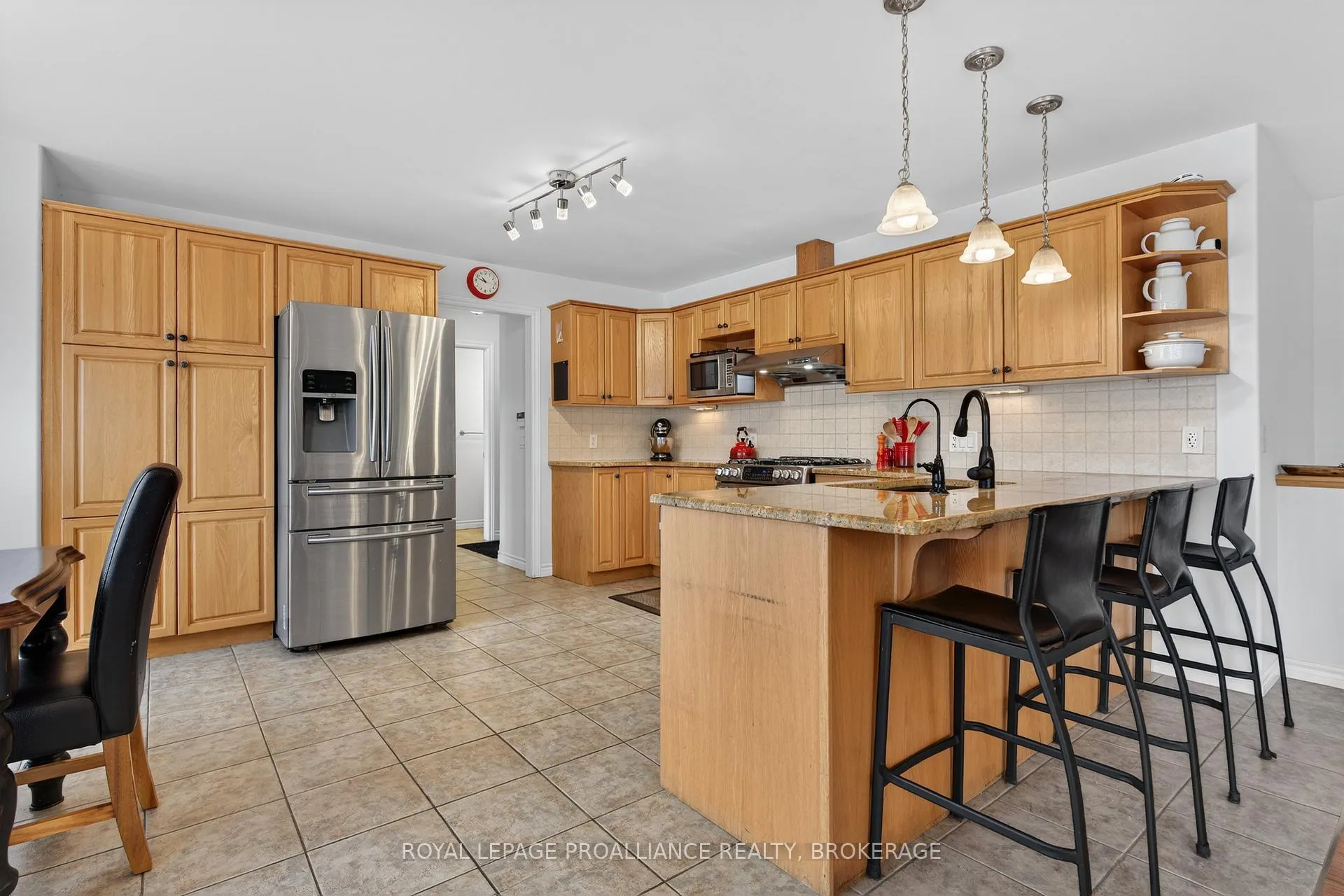 Photo 8 of 1360 Perradice Drive, Kingston, City North of 401 — HOMEH