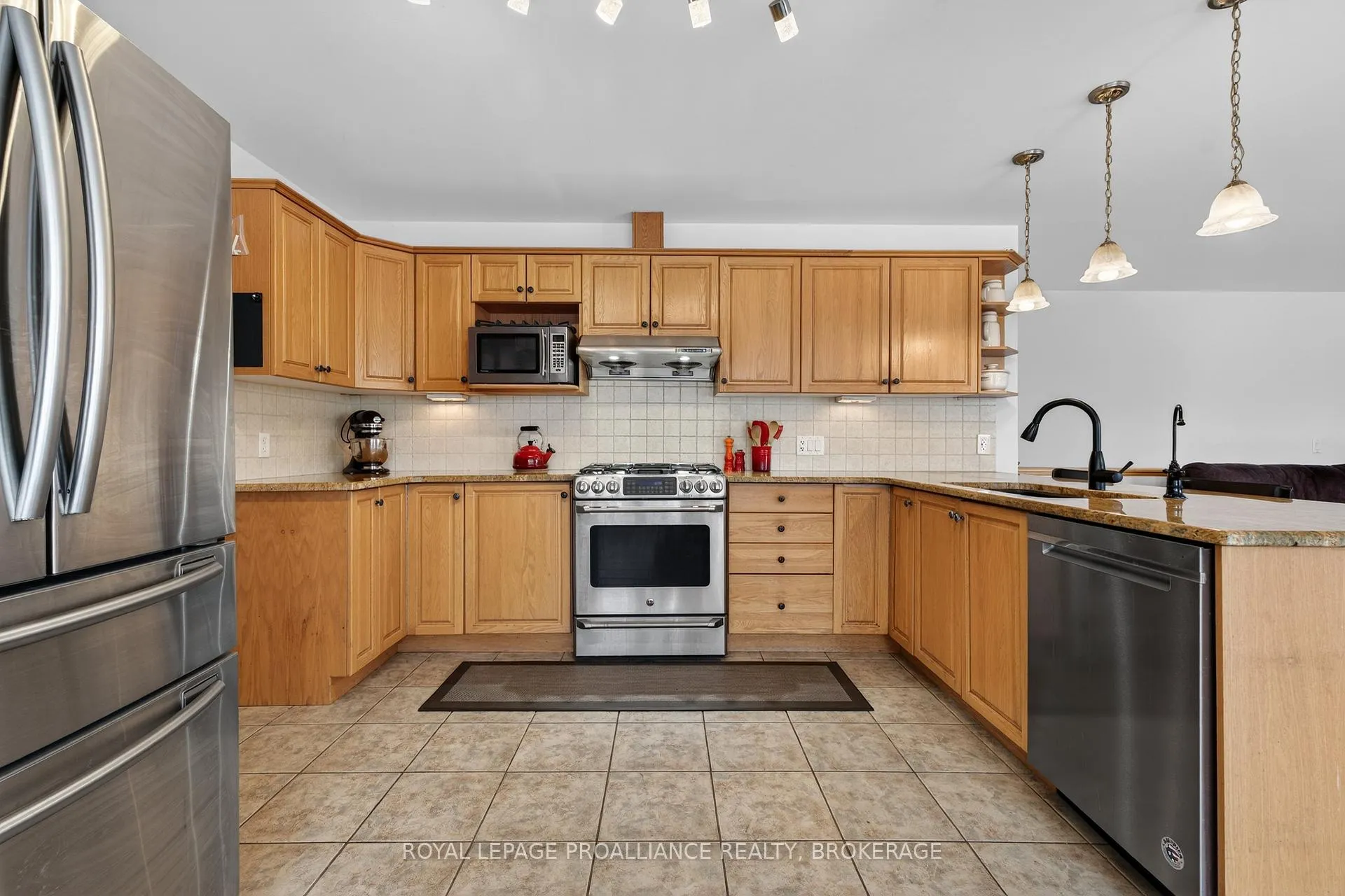 Photo 10 of 1360 Perradice Drive, Kingston, City North of 401 — HOMEH