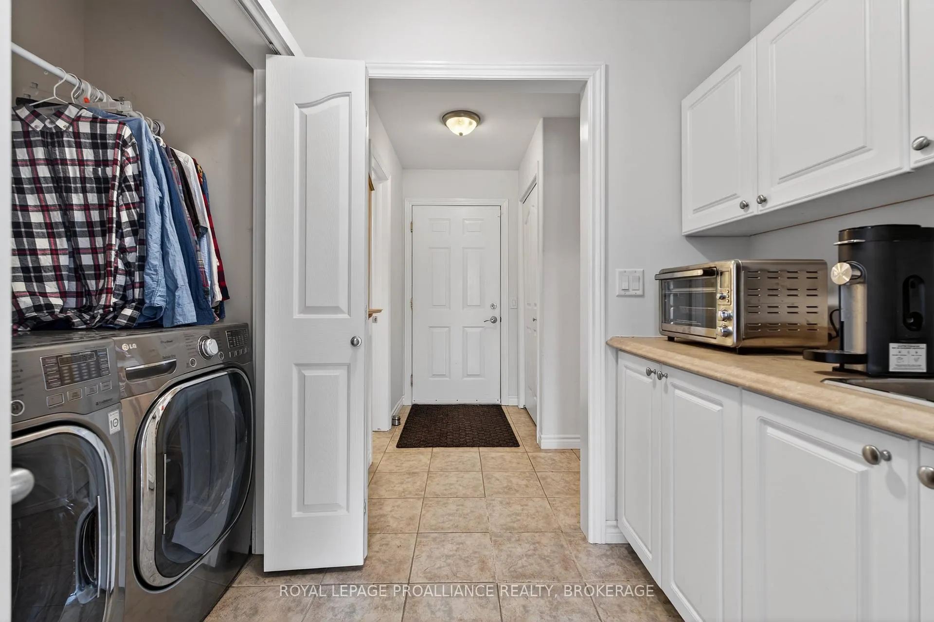 Photo 20 of 1360 Perradice Drive, Kingston, City North of 401 — HOMEH