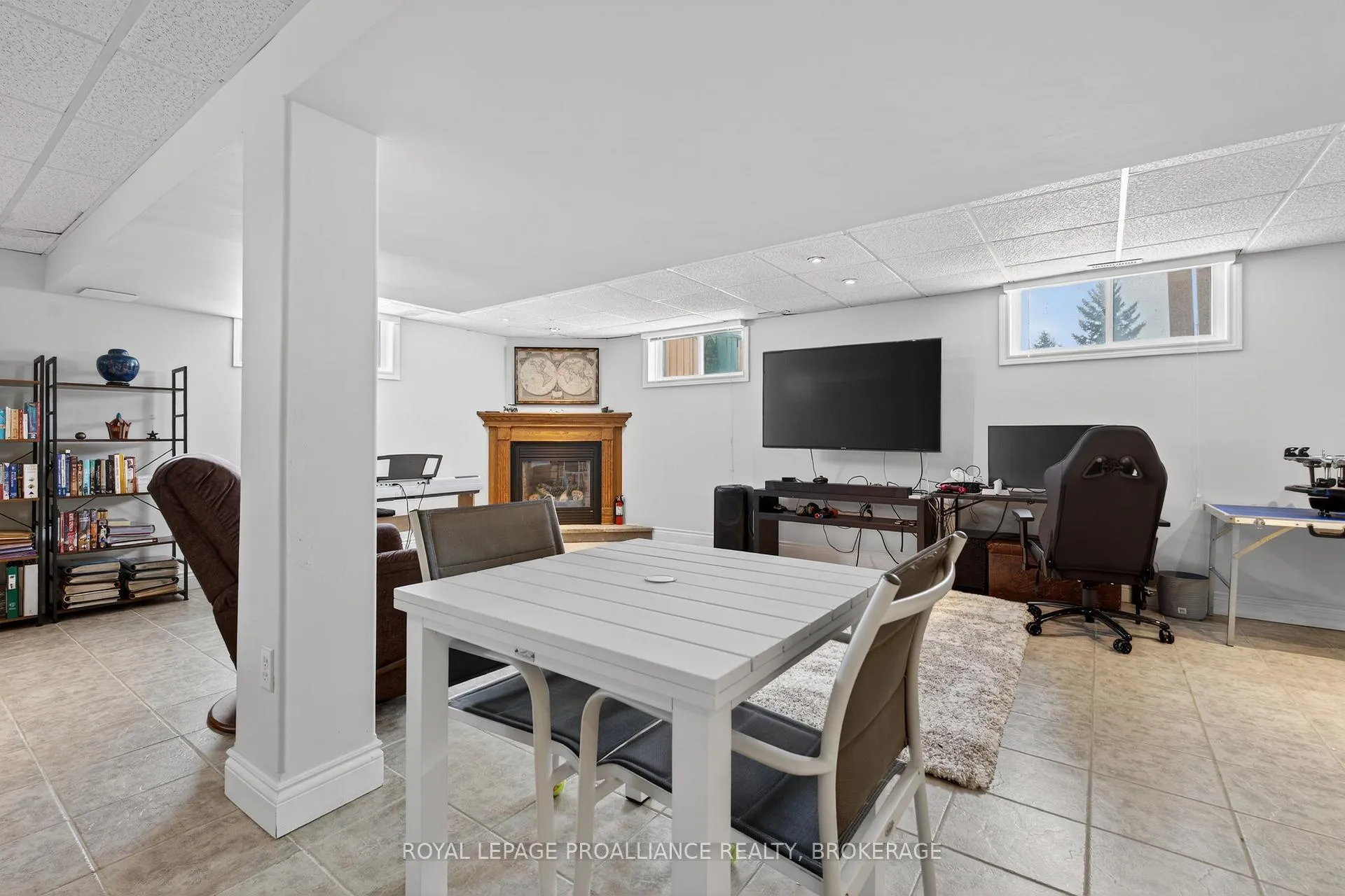 Photo 24 of 1360 Perradice Drive, Kingston, City North of 401 — HOMEH