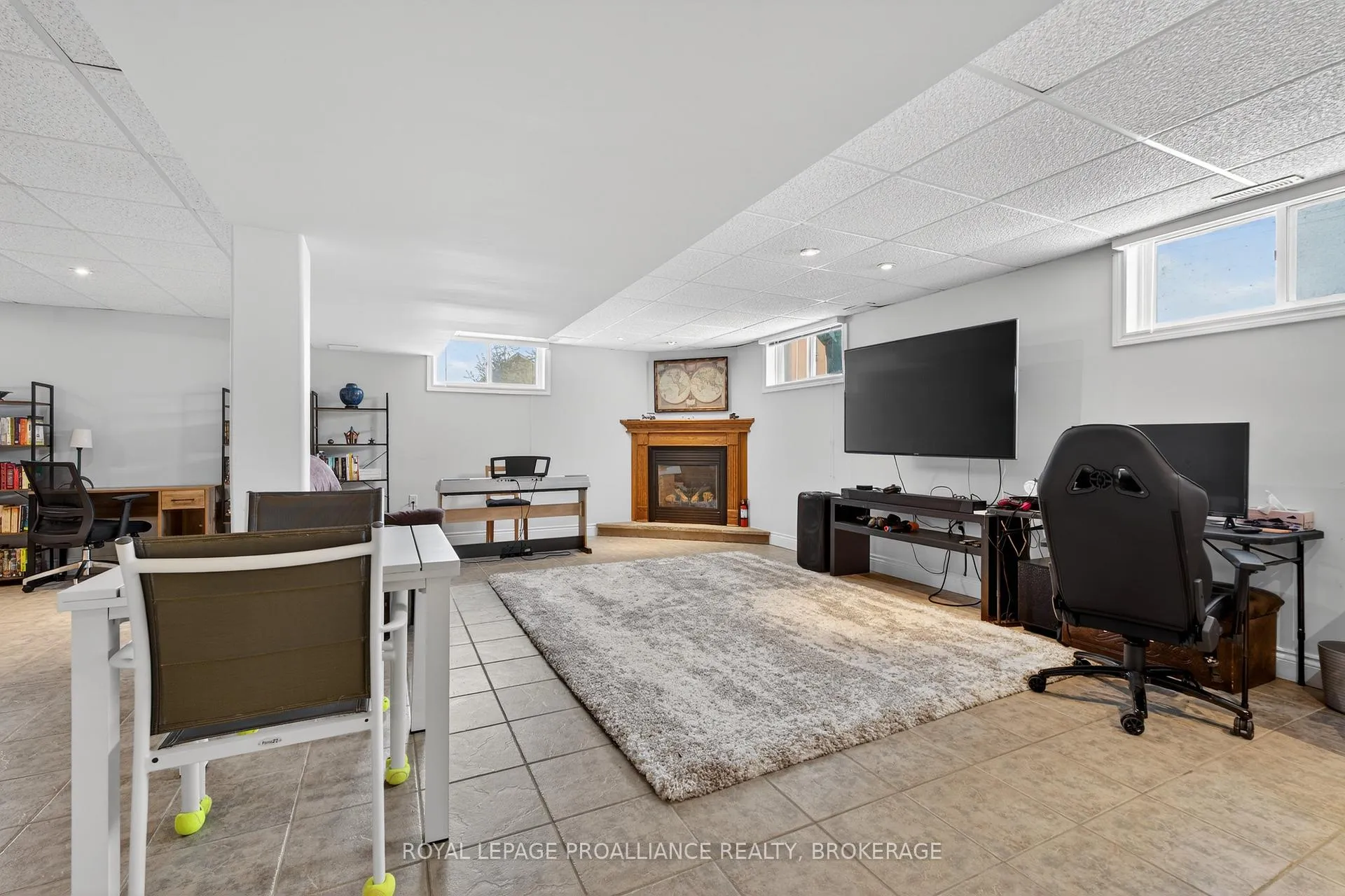 Photo 25 of 1360 Perradice Drive, Kingston, City North of 401 — HOMEH