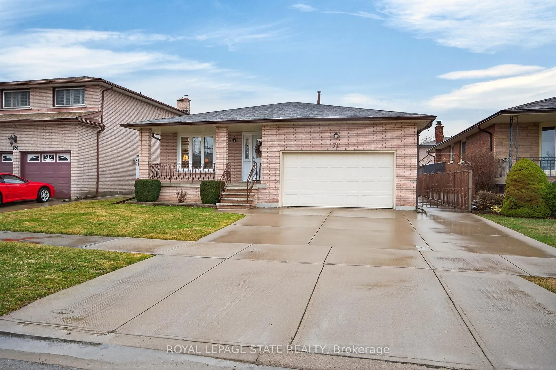 Photo 2 of 71 Ellington Avenue, Hamilton, Stoney Creek — HOMEH