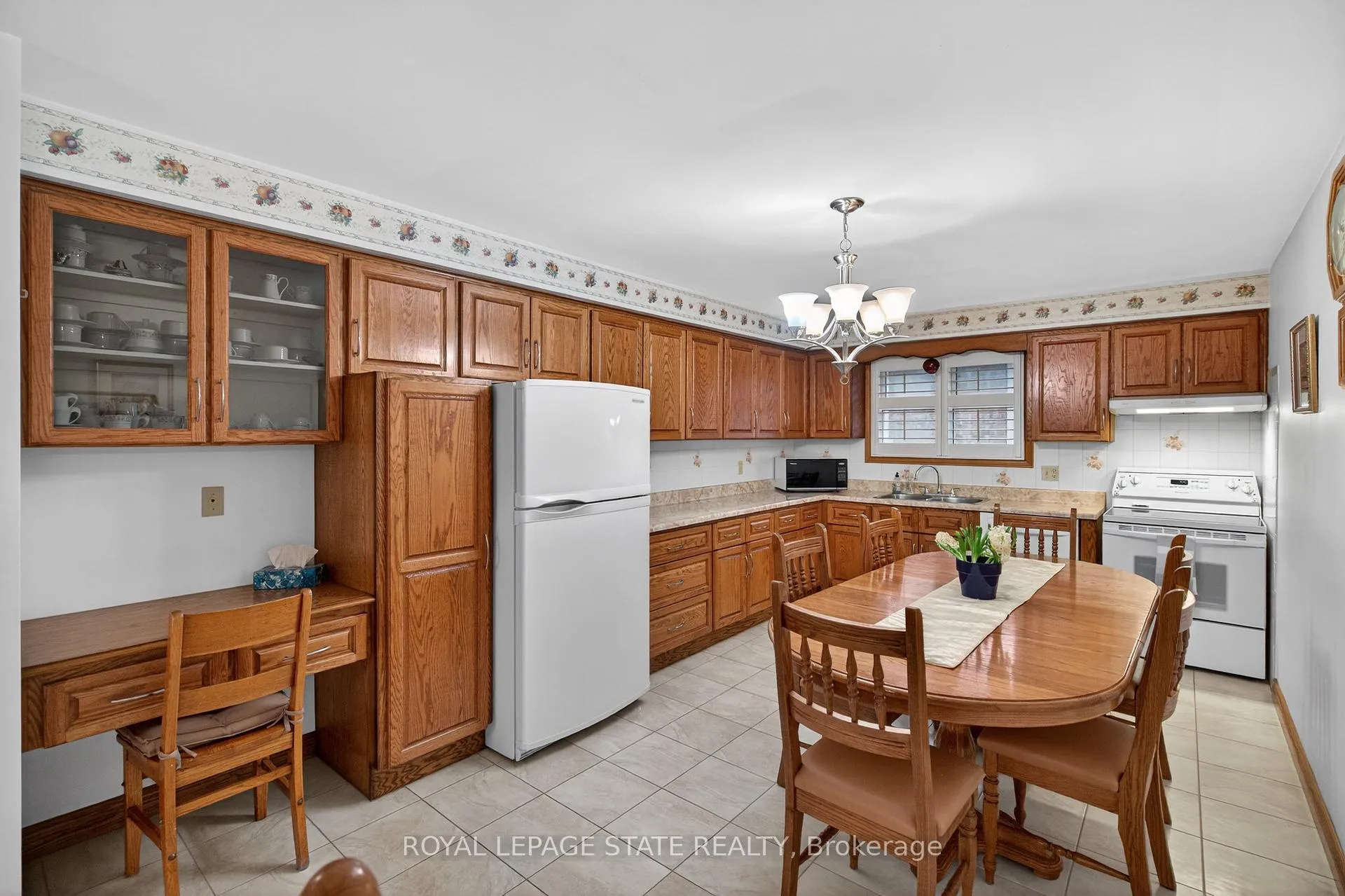 Photo 15 of 71 Ellington Avenue, Hamilton, Stoney Creek — HOMEH
