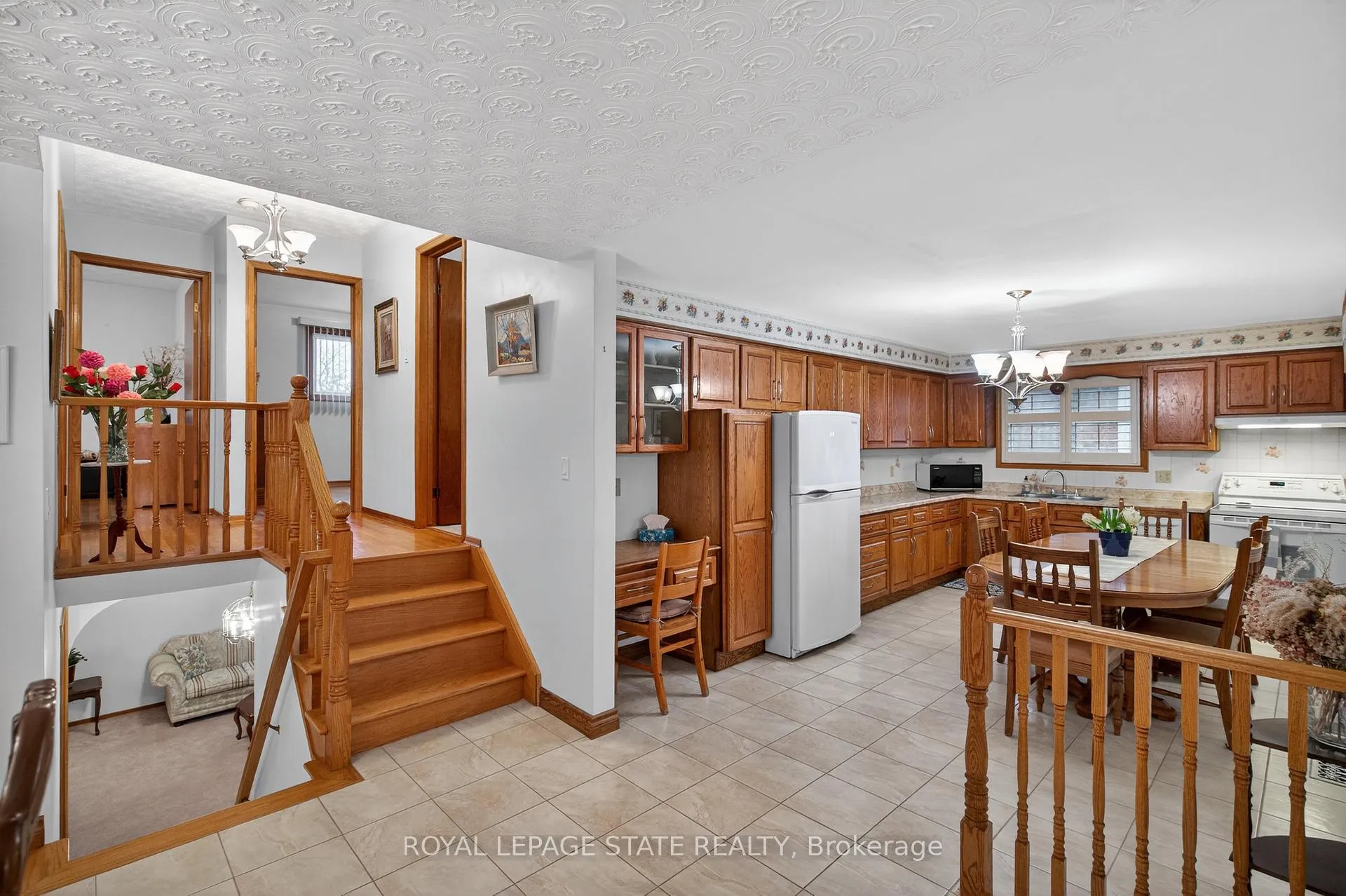Photo 18 of 71 Ellington Avenue, Hamilton, Stoney Creek — HOMEH