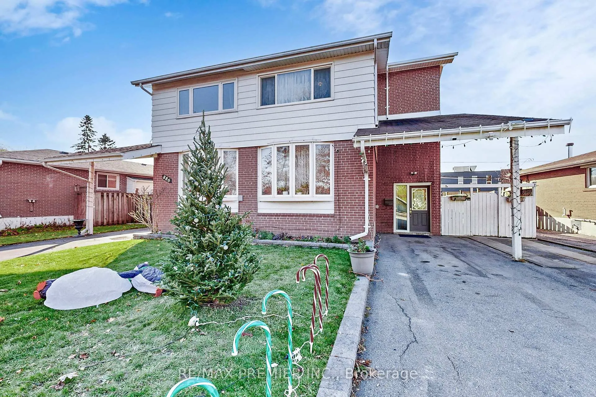 Photo 1 of 888 Krosno Boulevard, Pickering, Bay Ridges — HOMEH