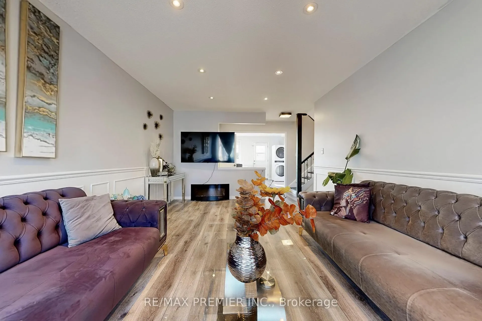 Photo 9 of 888 Krosno Boulevard, Pickering, Bay Ridges — HOMEH