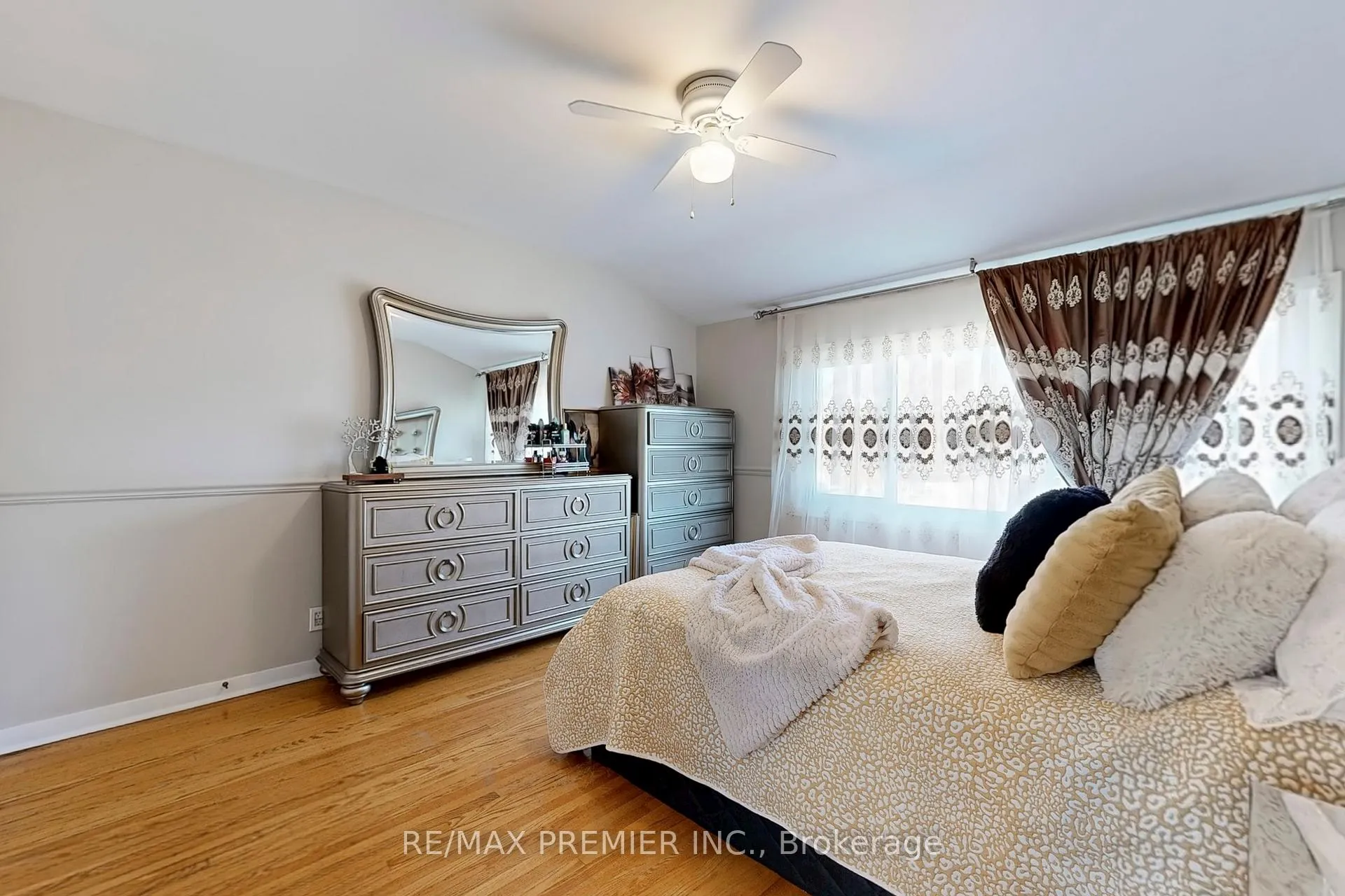 Photo 24 of 888 Krosno Boulevard, Pickering, Bay Ridges — HOMEH
