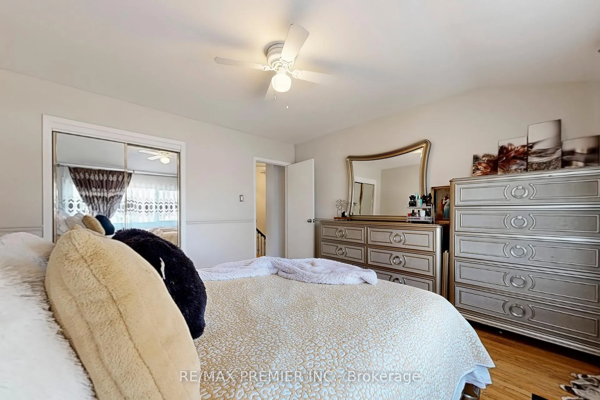 Photo 25 of 888 Krosno Boulevard, Pickering, Bay Ridges — HOMEH