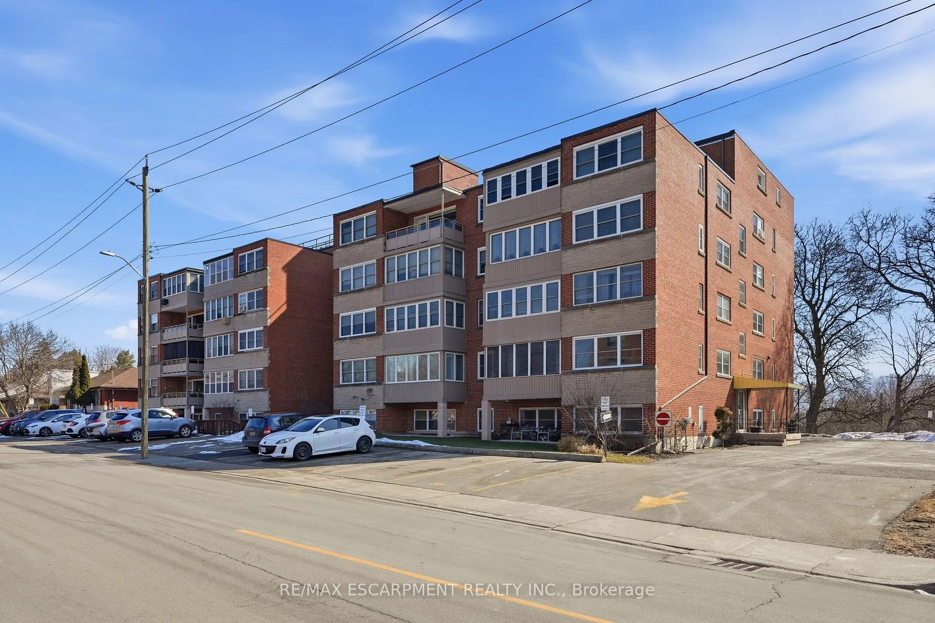Photo 2 of Unit 106, 9 Grant Boulevard, Hamilton, Dundas — HOMEH