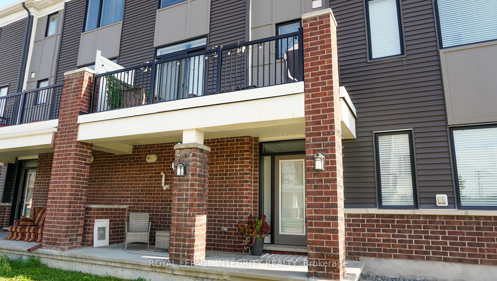 Photo 3 of 184 Pictou Crescent, Ottawa, Kanata - Emerald Meadows/Trailwest — HOMEH