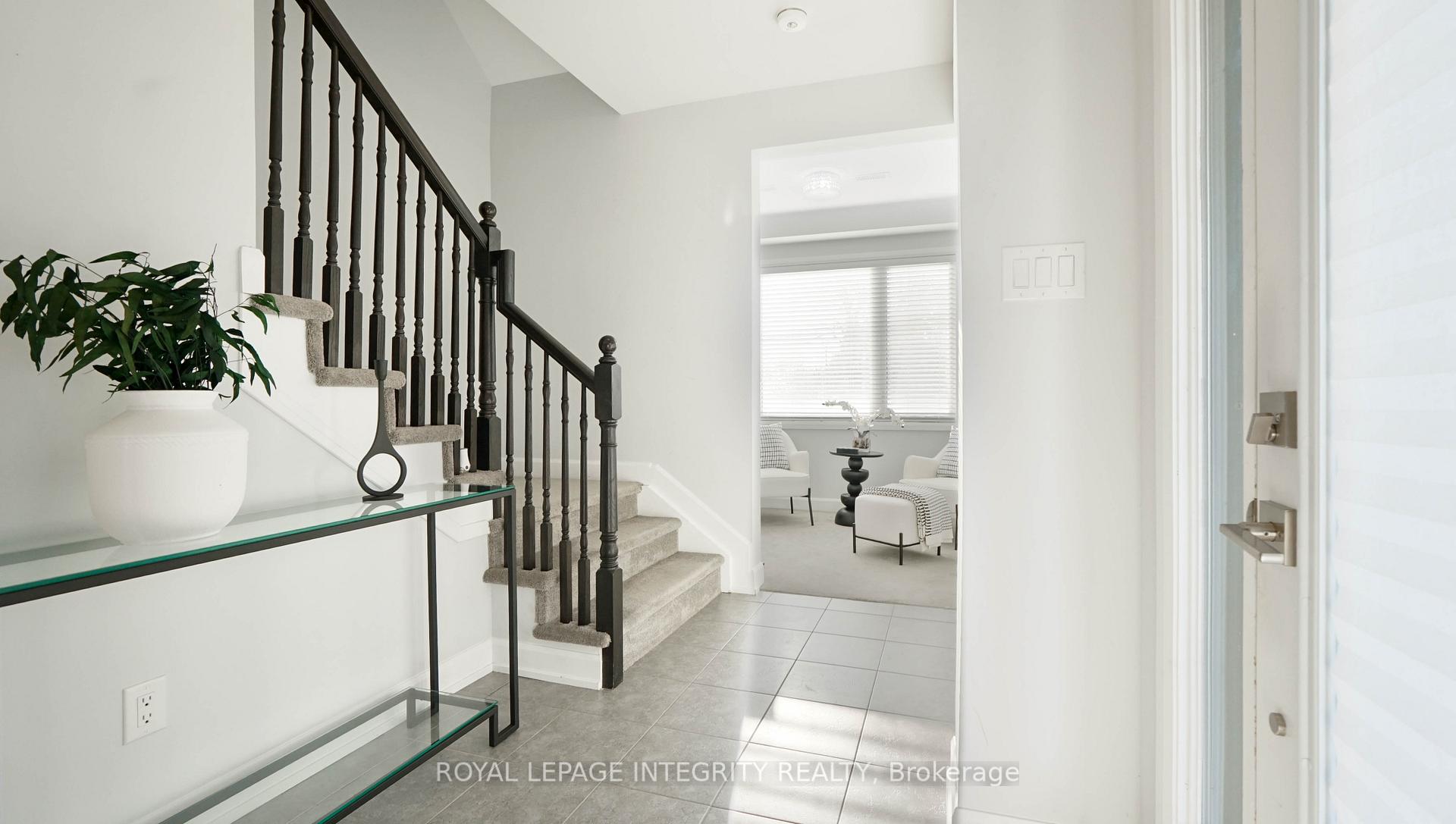 Photo 4 of 184 Pictou Crescent, Ottawa, Kanata - Emerald Meadows/Trailwest — HOMEH