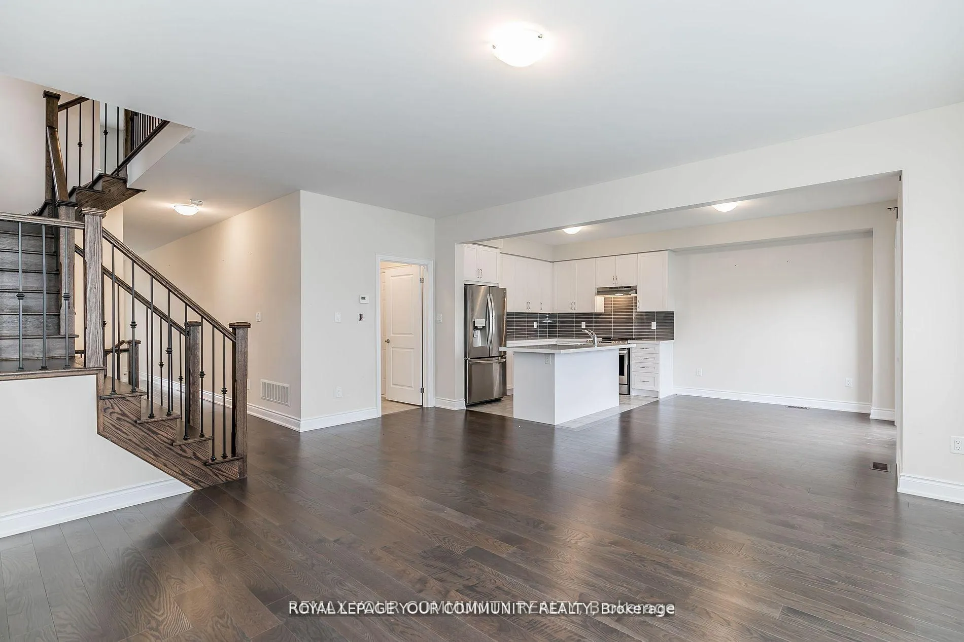 Photo 7 of 27 Lorne Thomas Place, New Tecumseth, Alliston — HOMEH