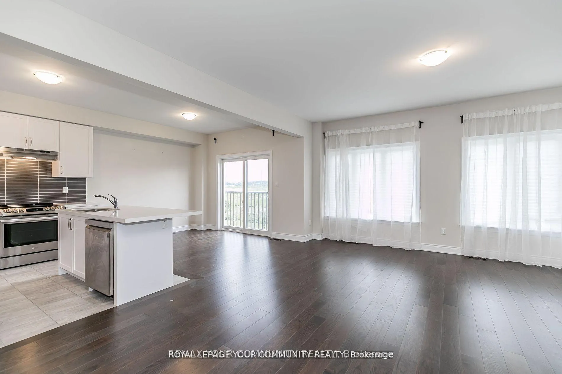 Photo 8 of 27 Lorne Thomas Place, New Tecumseth, Alliston — HOMEH