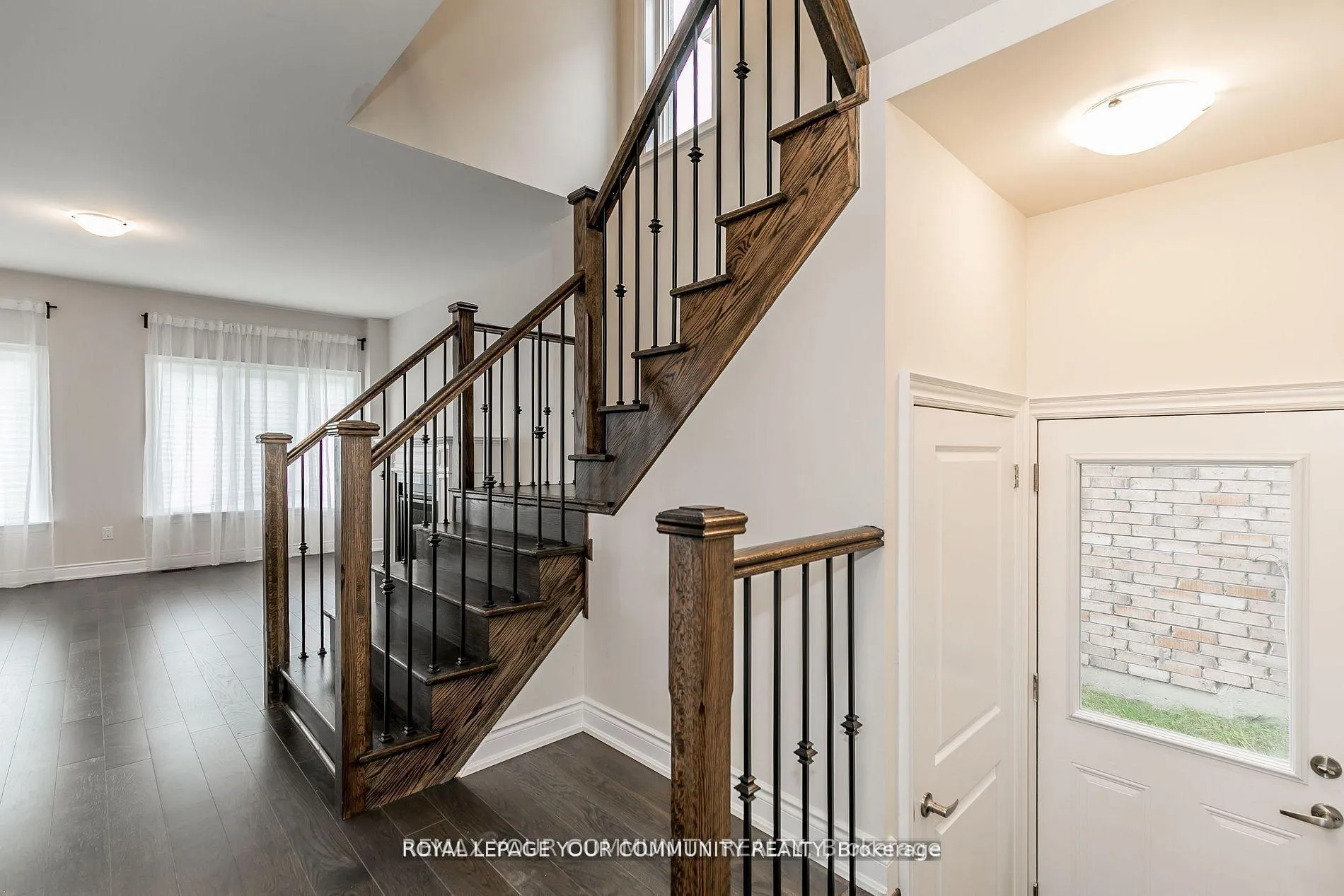Photo 9 of 27 Lorne Thomas Place, New Tecumseth, Alliston — HOMEH