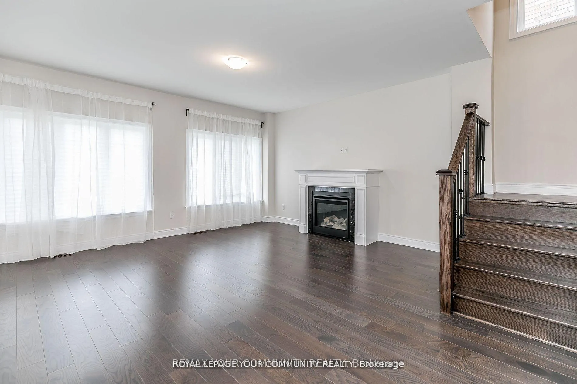 Photo 10 of 27 Lorne Thomas Place, New Tecumseth, Alliston — HOMEH