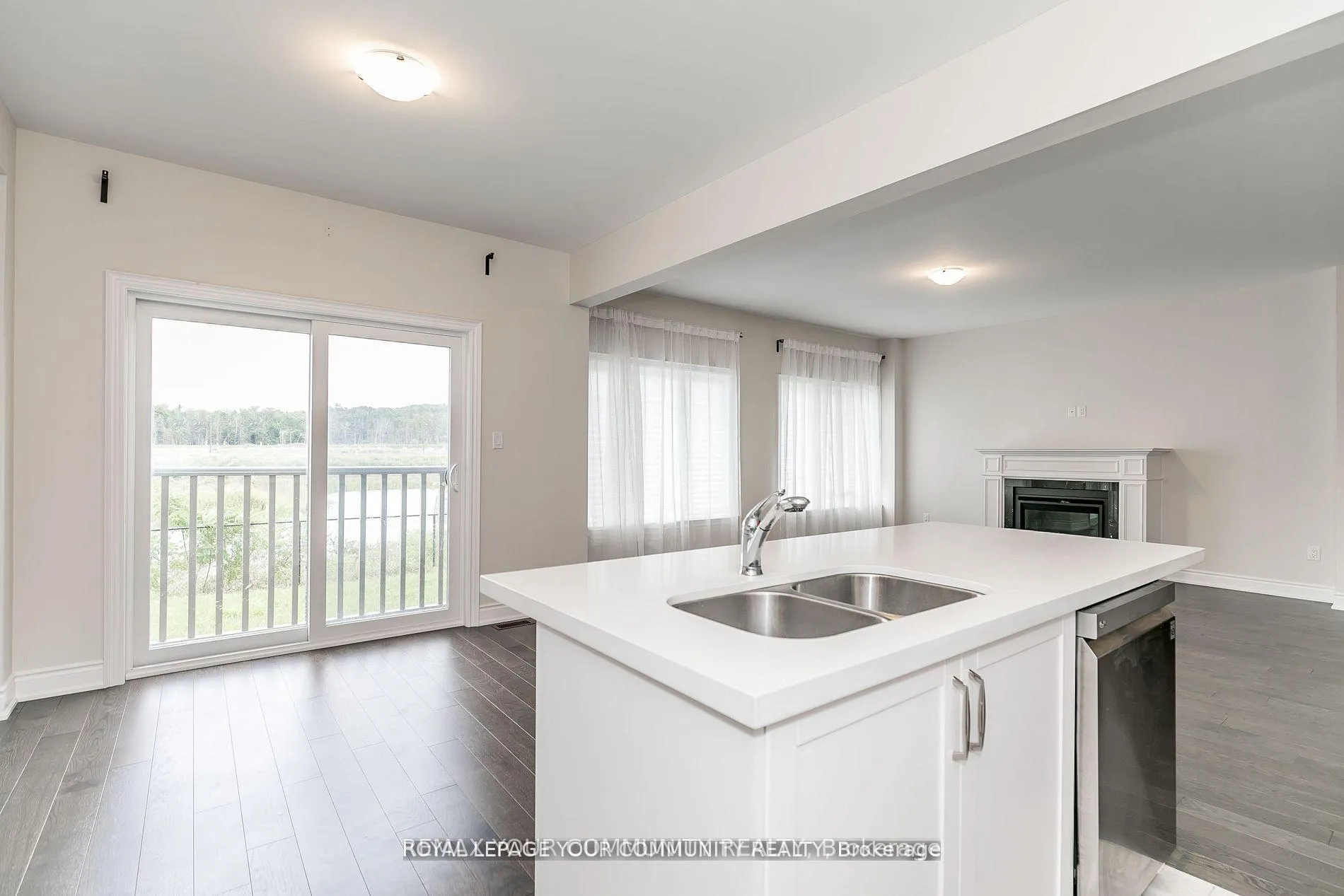 Photo 13 of 27 Lorne Thomas Place, New Tecumseth, Alliston — HOMEH