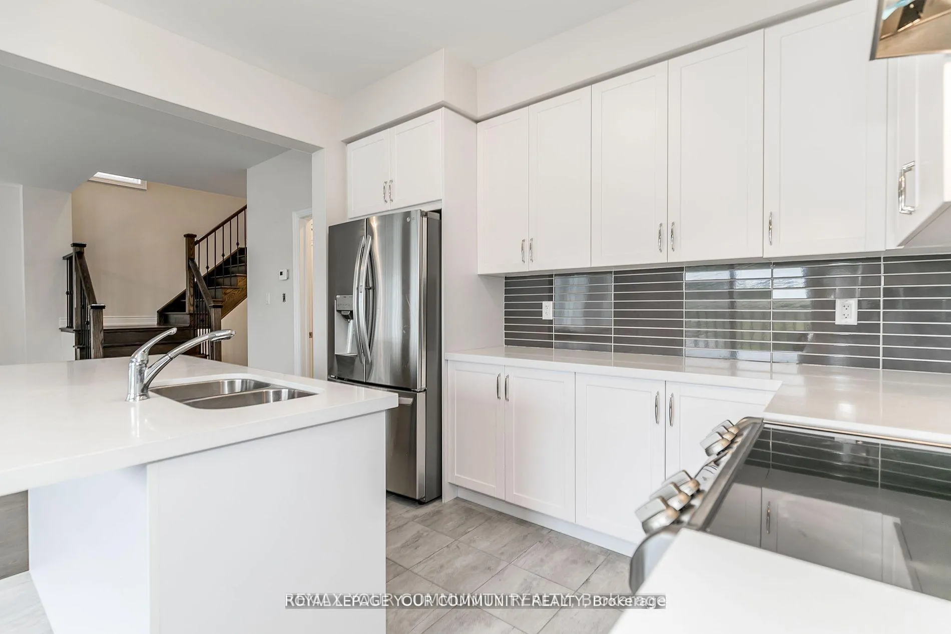 Photo 17 of 27 Lorne Thomas Place, New Tecumseth, Alliston — HOMEH