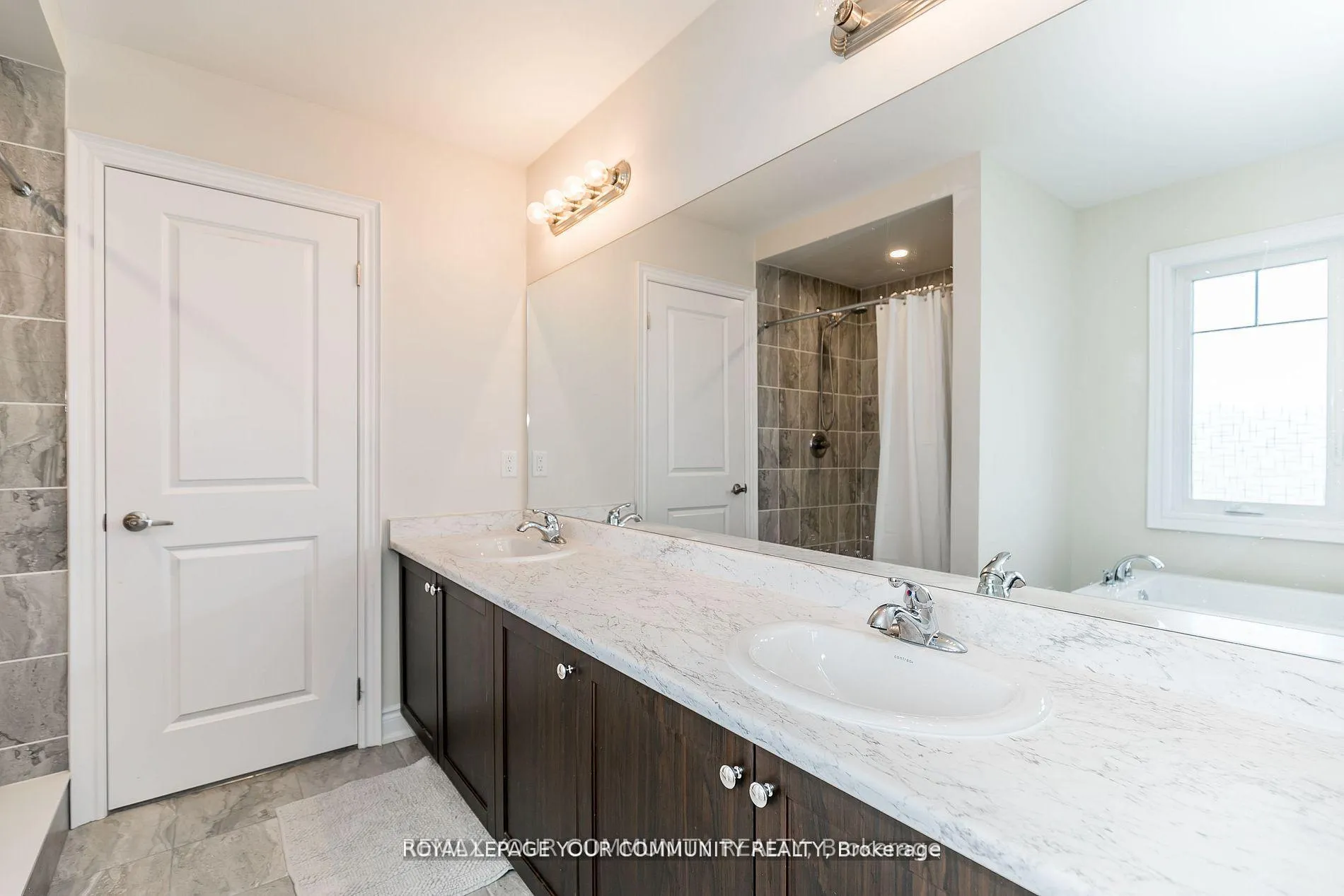 Photo 22 of 27 Lorne Thomas Place, New Tecumseth, Alliston — HOMEH