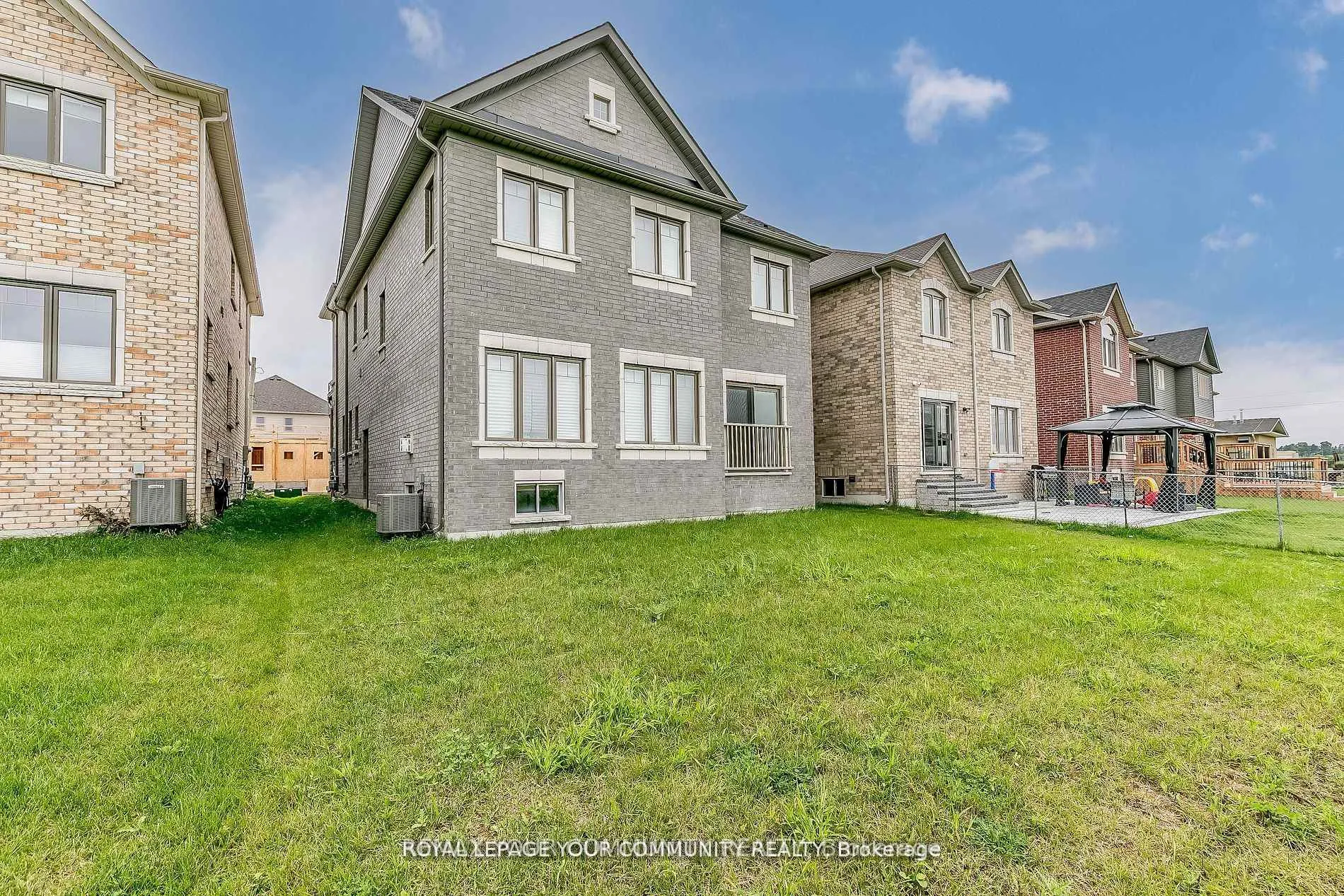 Photo 37 of 27 Lorne Thomas Place, New Tecumseth, Alliston — HOMEH