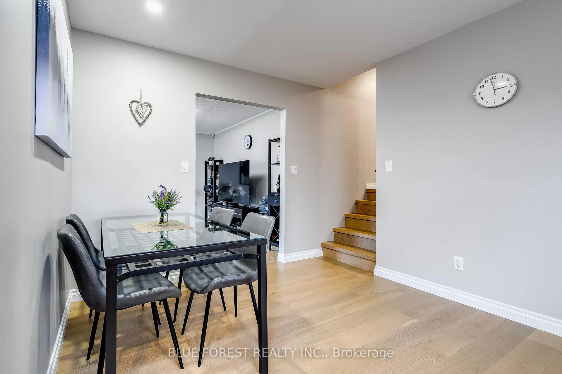 Photo 12 of 63 Peirone Crescent, Chatham-Kent, Chatham — HOMEH