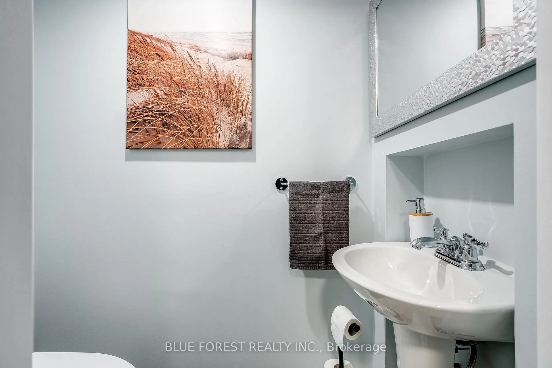 Photo 24 of 63 Peirone Crescent, Chatham-Kent, Chatham — HOMEH