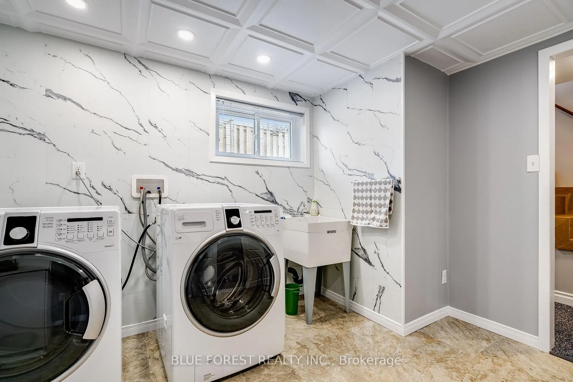 Photo 25 of 63 Peirone Crescent, Chatham-Kent, Chatham — HOMEH
