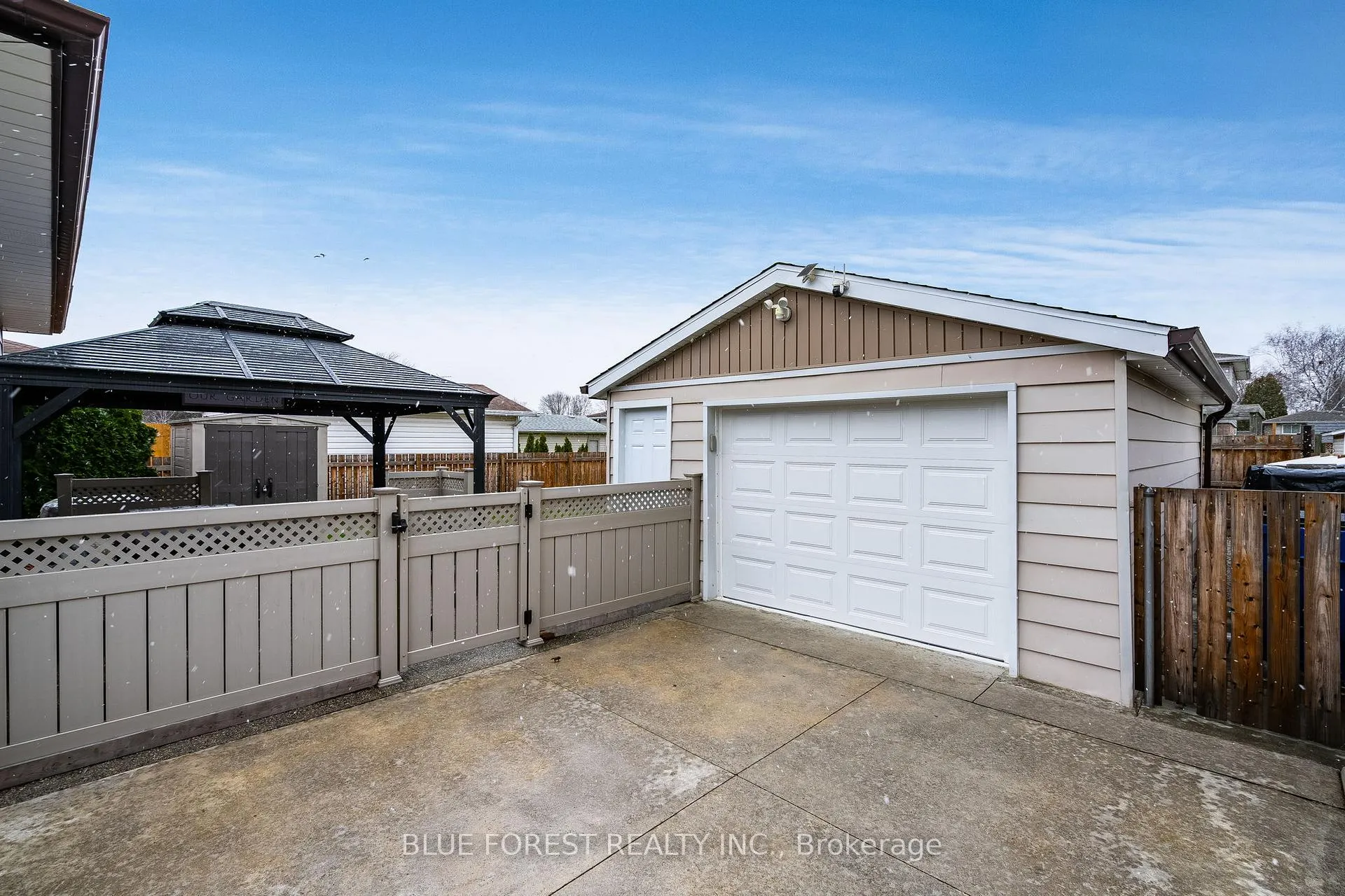 Photo 35 of 63 Peirone Crescent, Chatham-Kent, Chatham — HOMEH