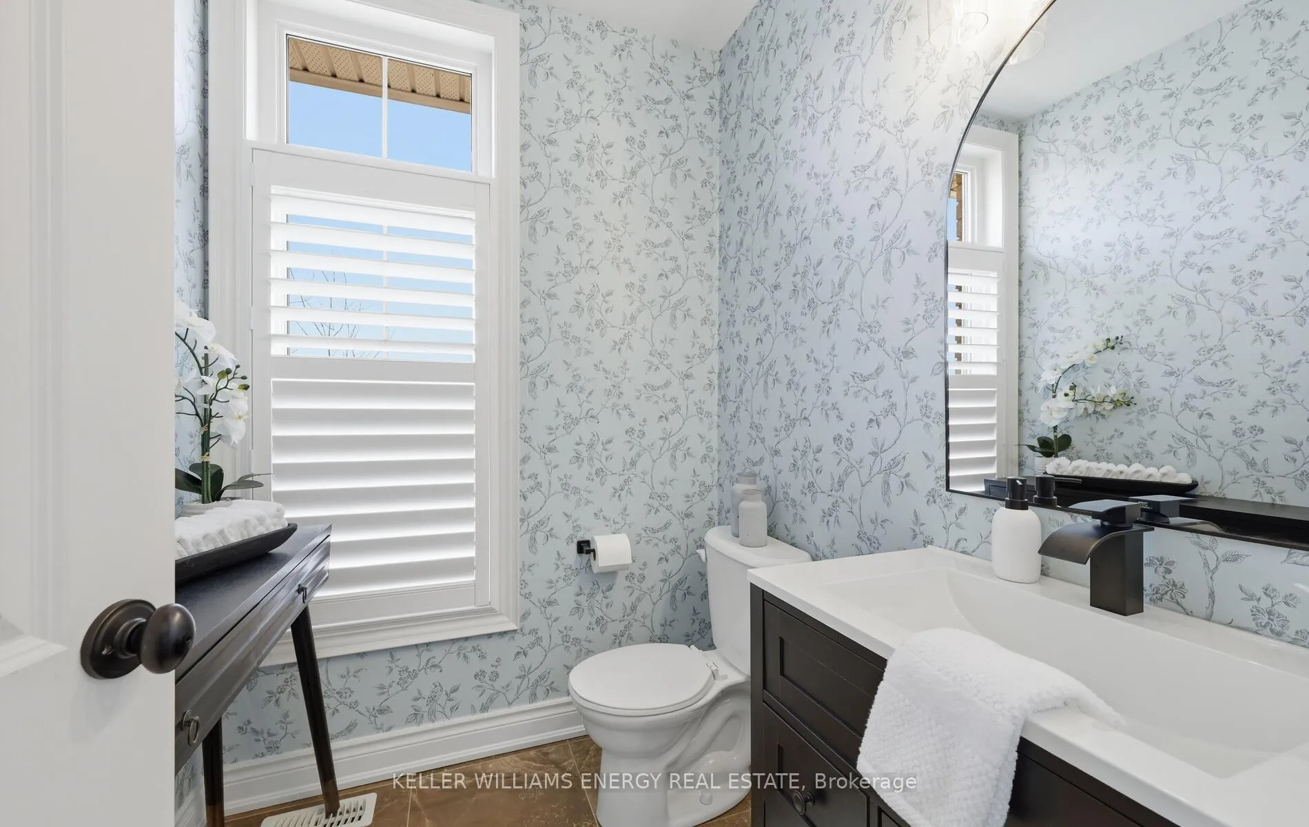 Photo 22 of 35 Bellhouse Place, Whitby, Brooklin — HOMEH