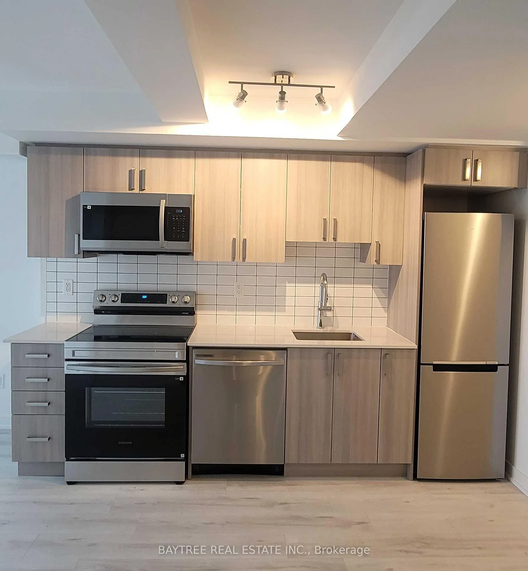 Photo 2 of Unit 414, 1010 Sandy Beach Road, Pickering, Bay Ridges — HOMEH