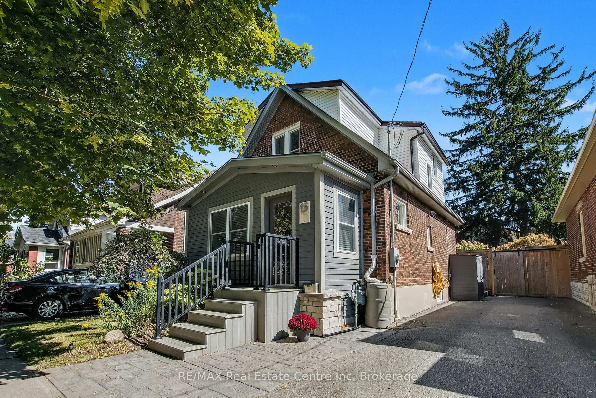 Photo 2 of 15 Stull Avenue, Guelph, Exhibition Park — HOMEH