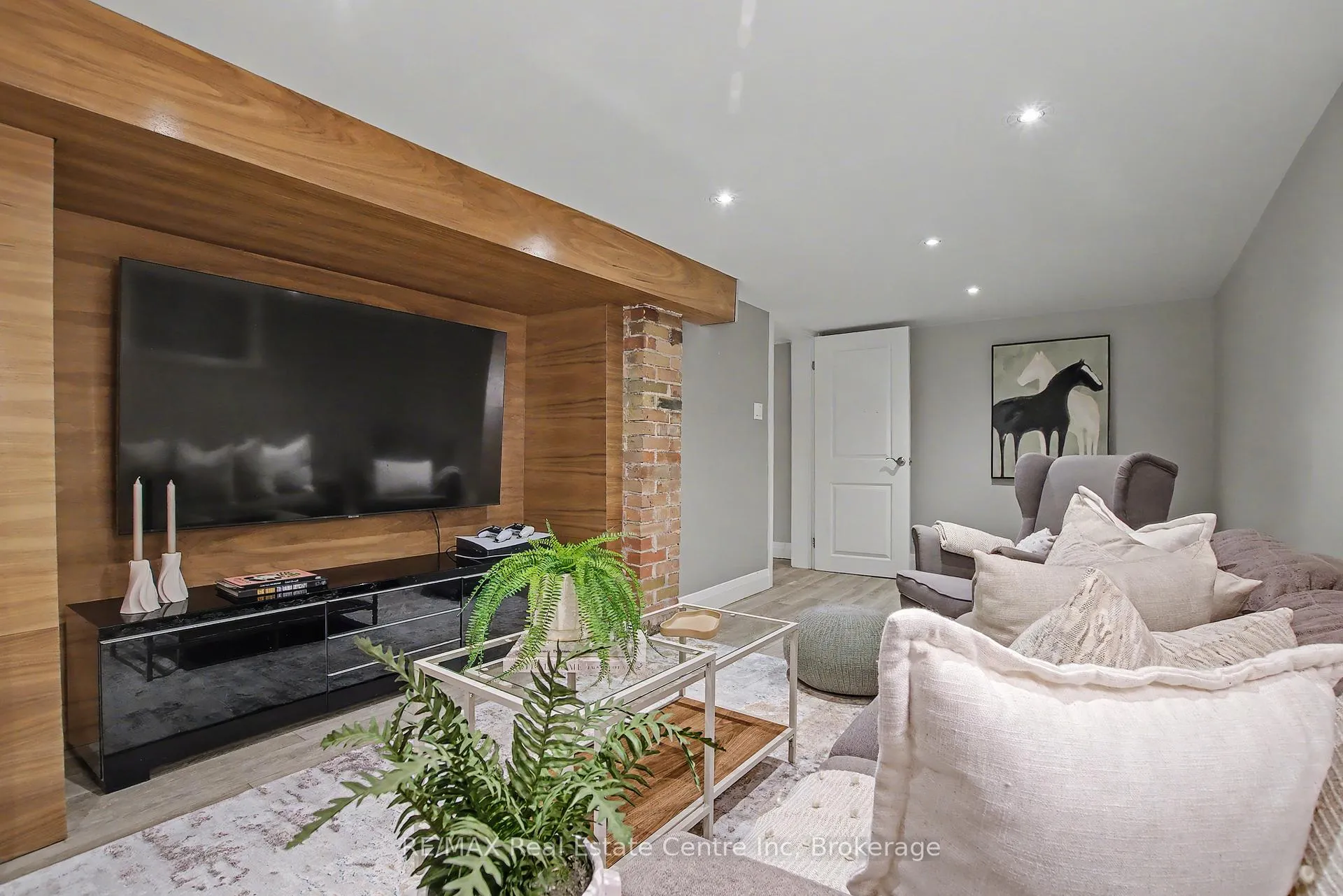 Photo 23 of 15 Stull Avenue, Guelph, Exhibition Park — HOMEH