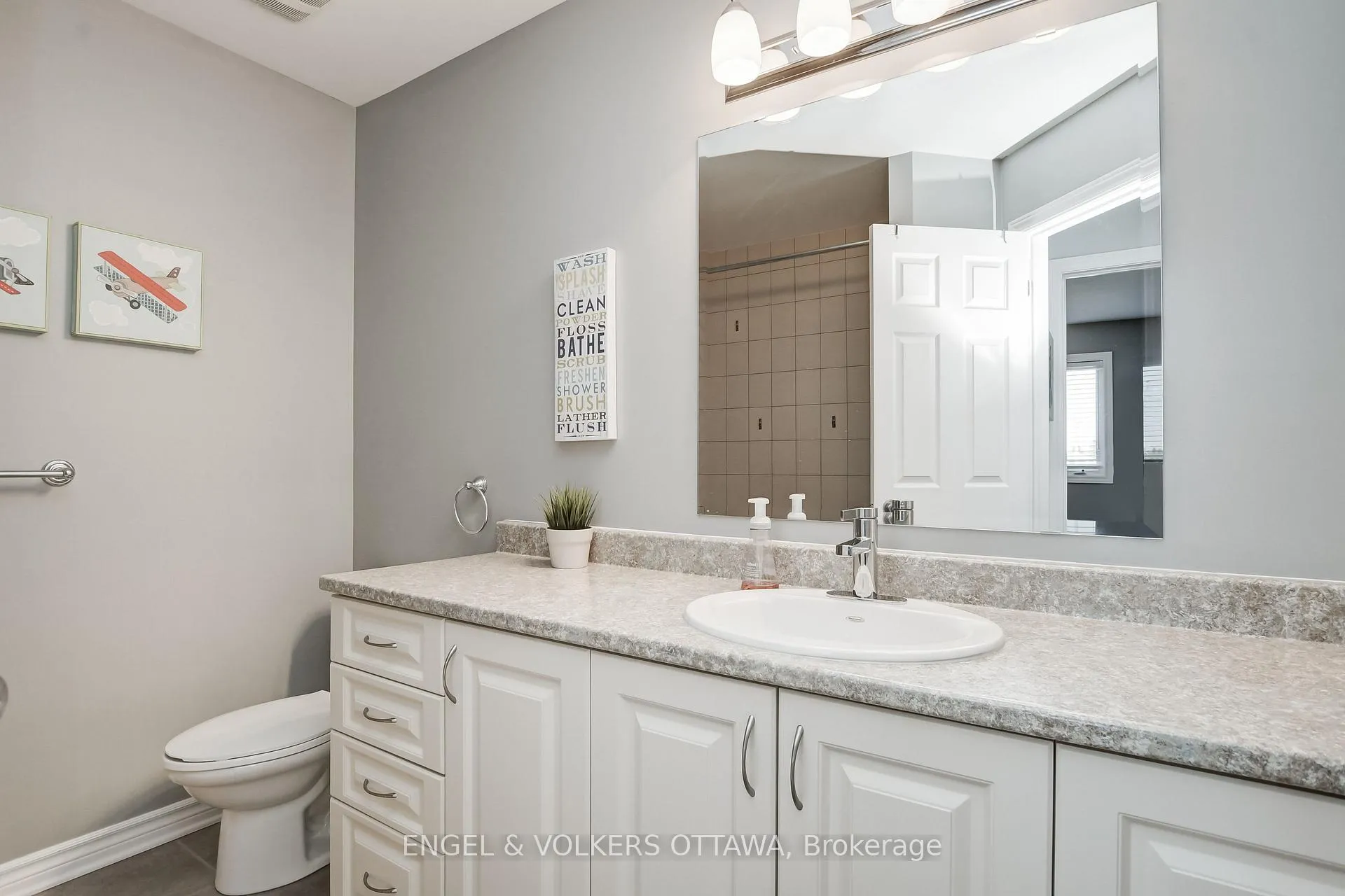 Photo 21 of 398 Abbeydale Circle, Ottawa, Kanata - Morgan's Grant/South March — HOMEH