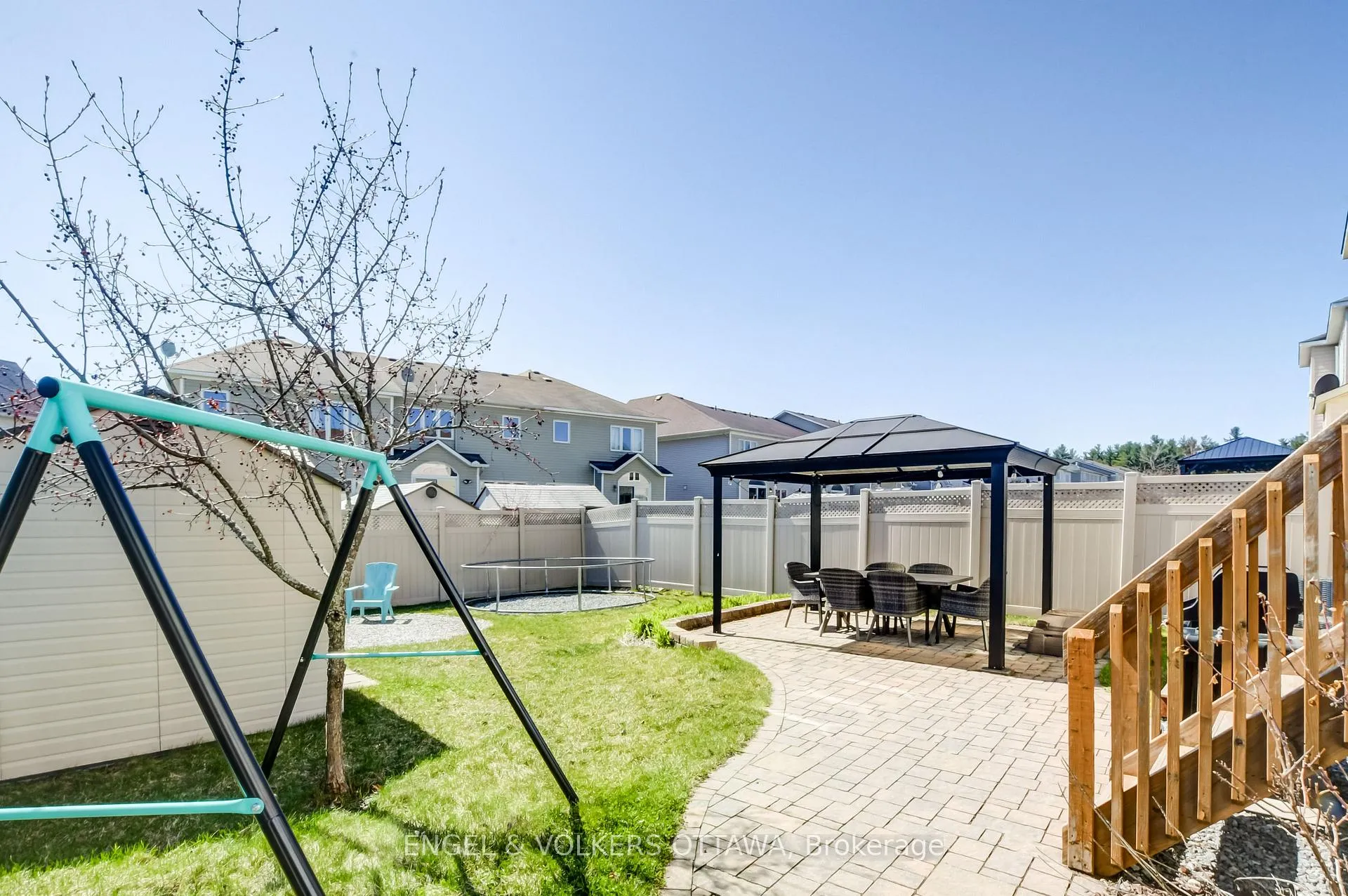 Photo 30 of 398 Abbeydale Circle, Ottawa, Kanata - Morgan's Grant/South March — HOMEH