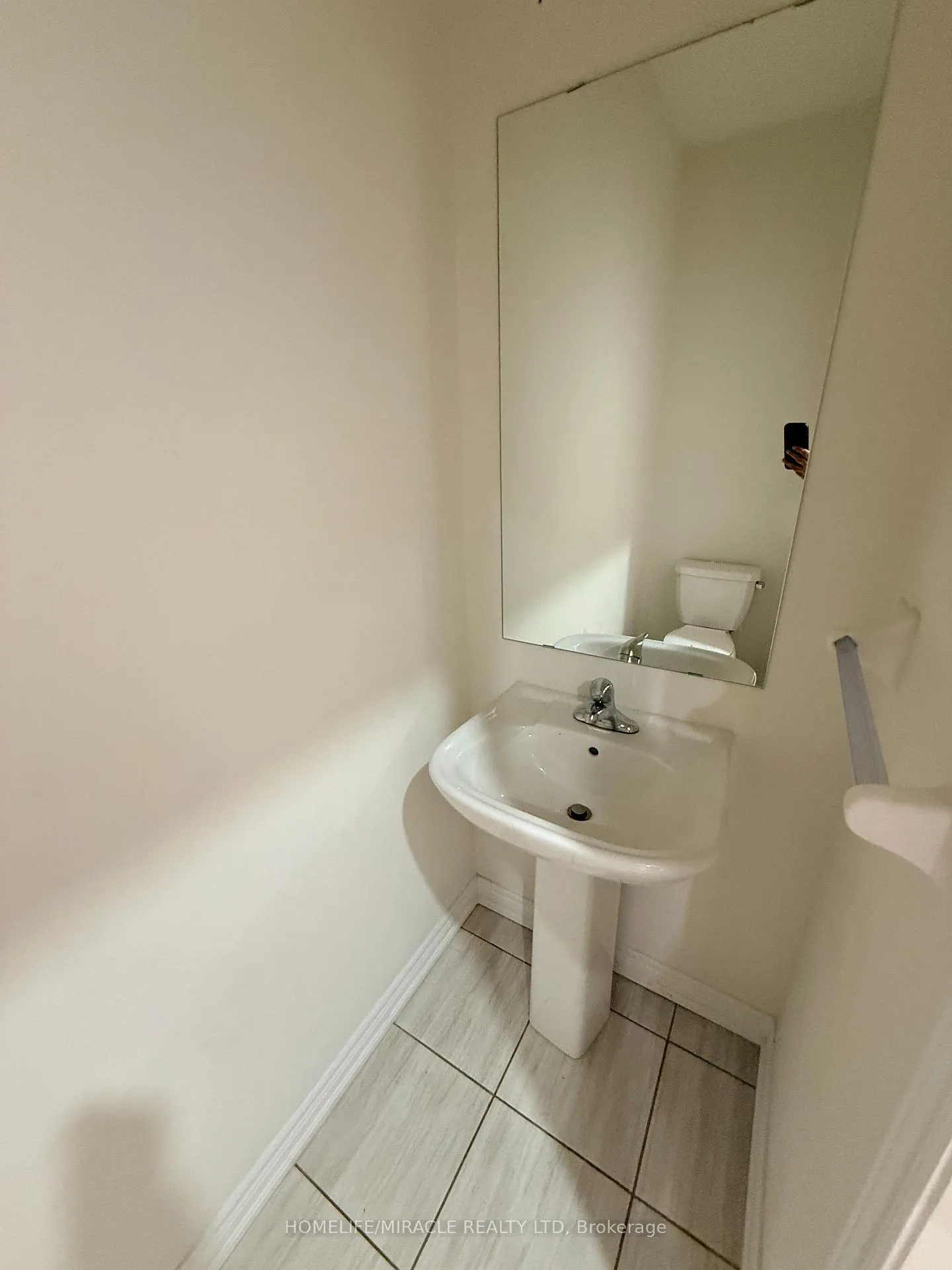 Photo 12 of 2455 Hibiscus Drive, Pickering, Rural Pickering — HOMEH