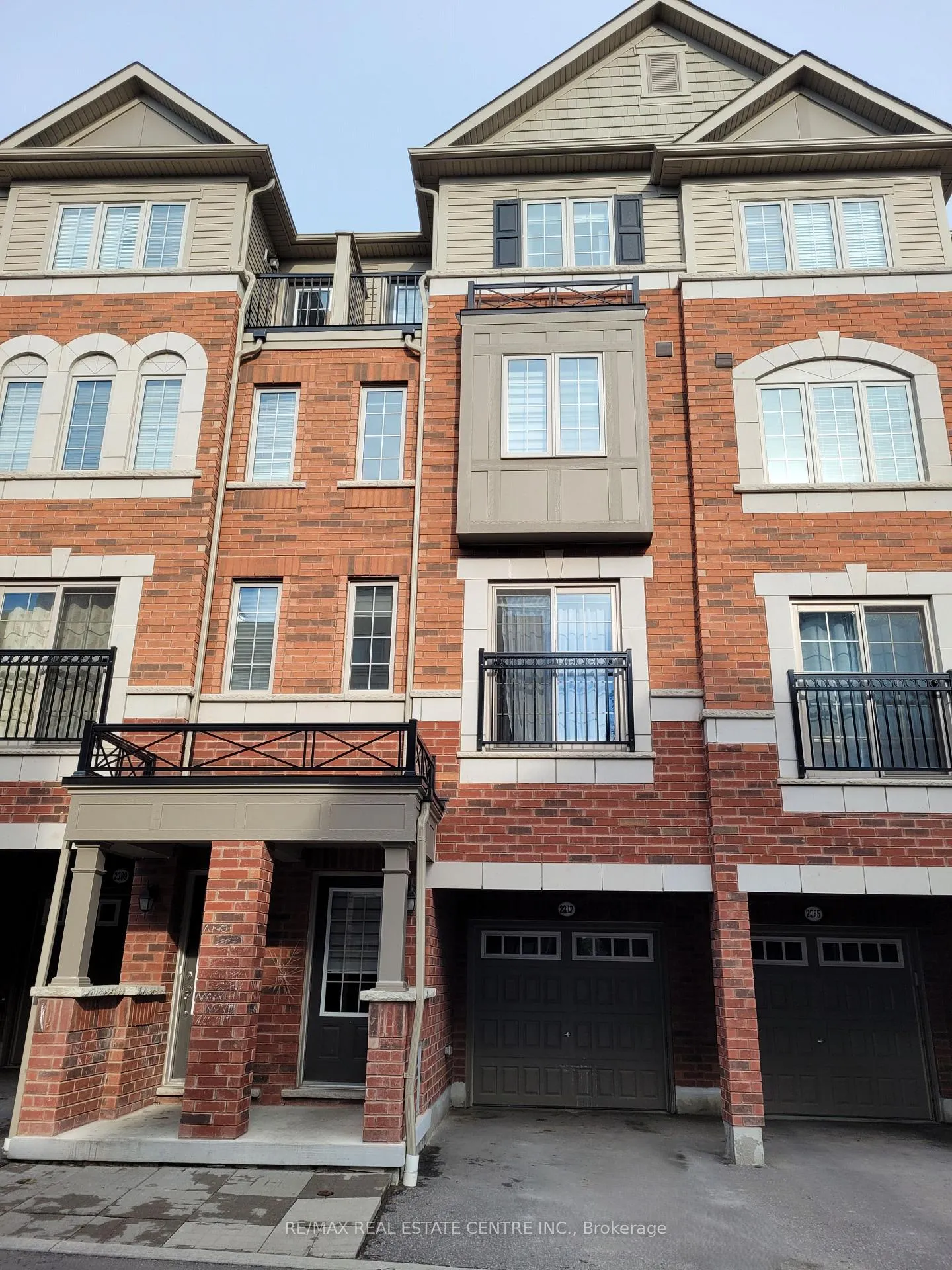 Front of Unit 382, 2387 Chevron Prince Path