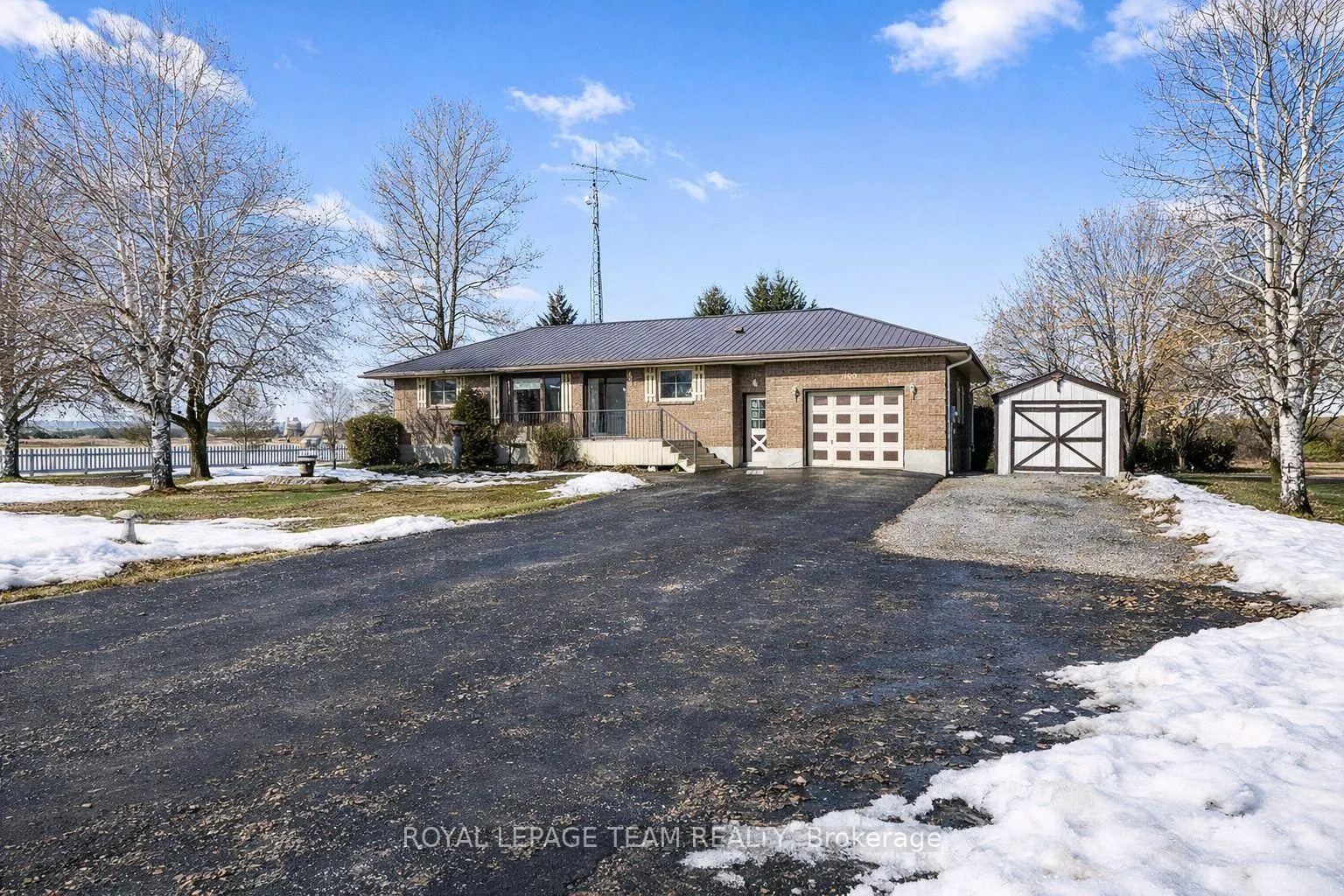 Photo 1 of 100 County Road 21, Edwardsburgh/Cardinal, Edwardsburgh/Cardinal Twp — HOMEH