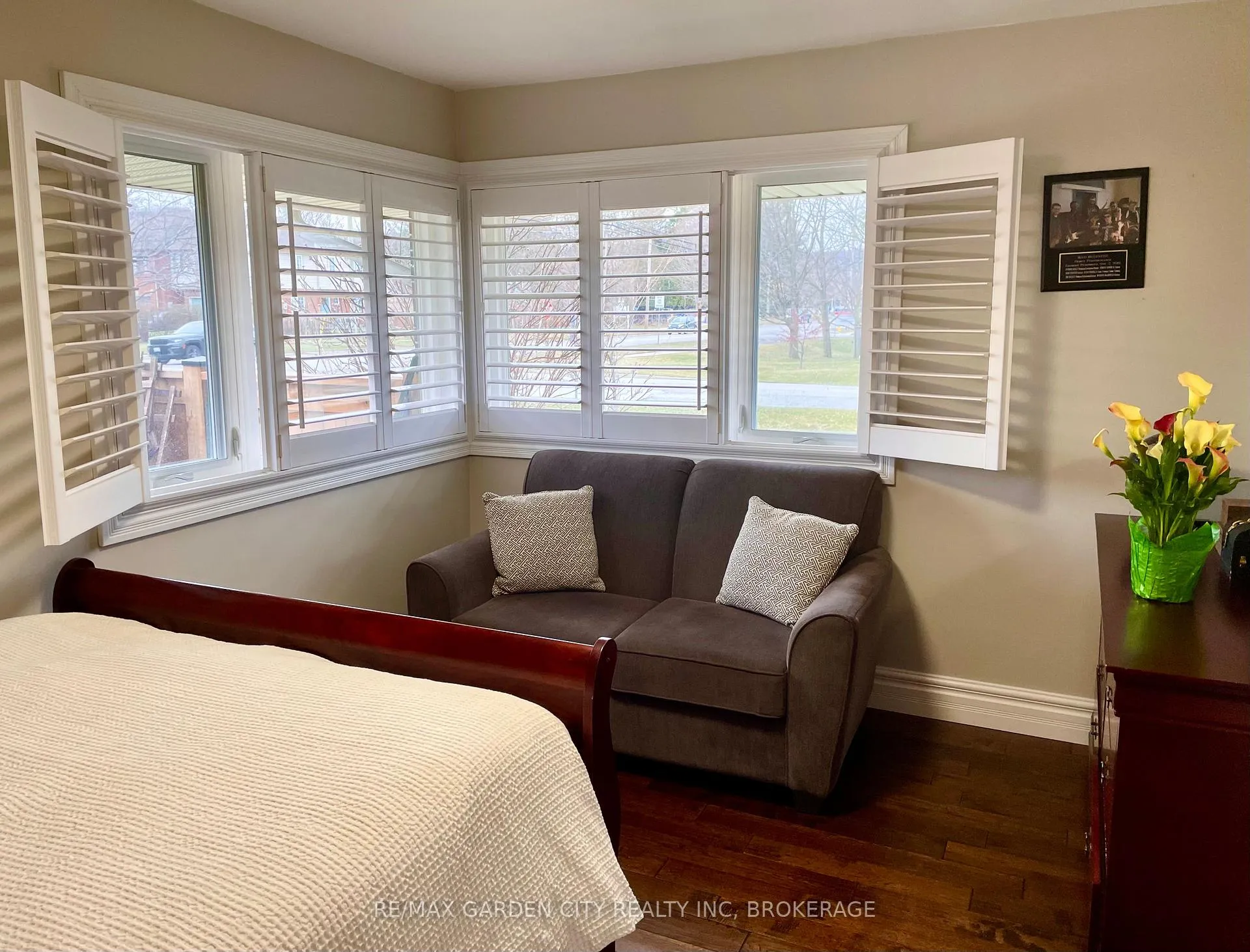 Photo 9 of 2 Lynnwood Avenue, Grimsby, Grimsby East — HOMEH