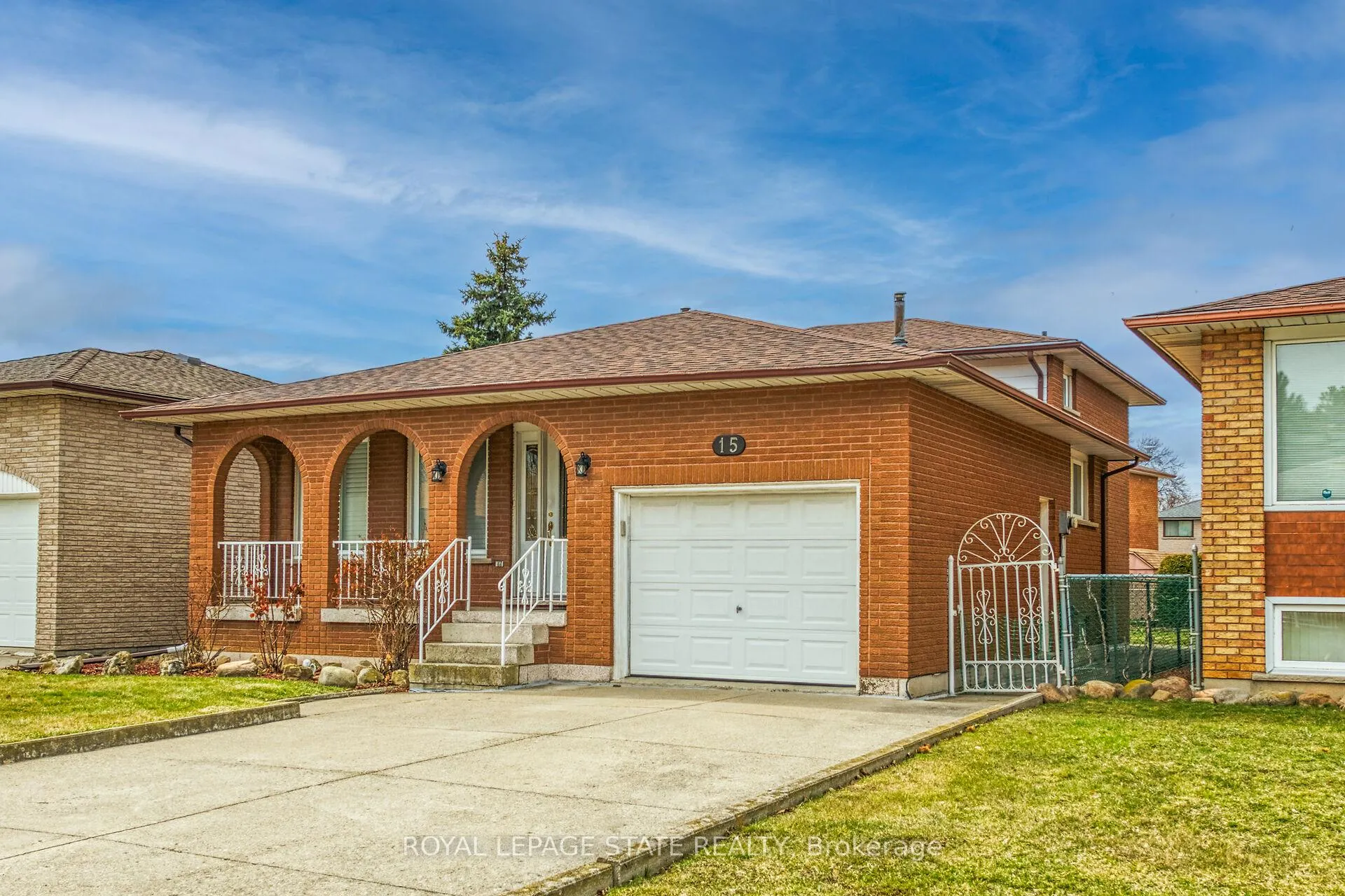 Photo 1 of 15 Fairington Crescent, Hamilton, Kentley — HOMEH