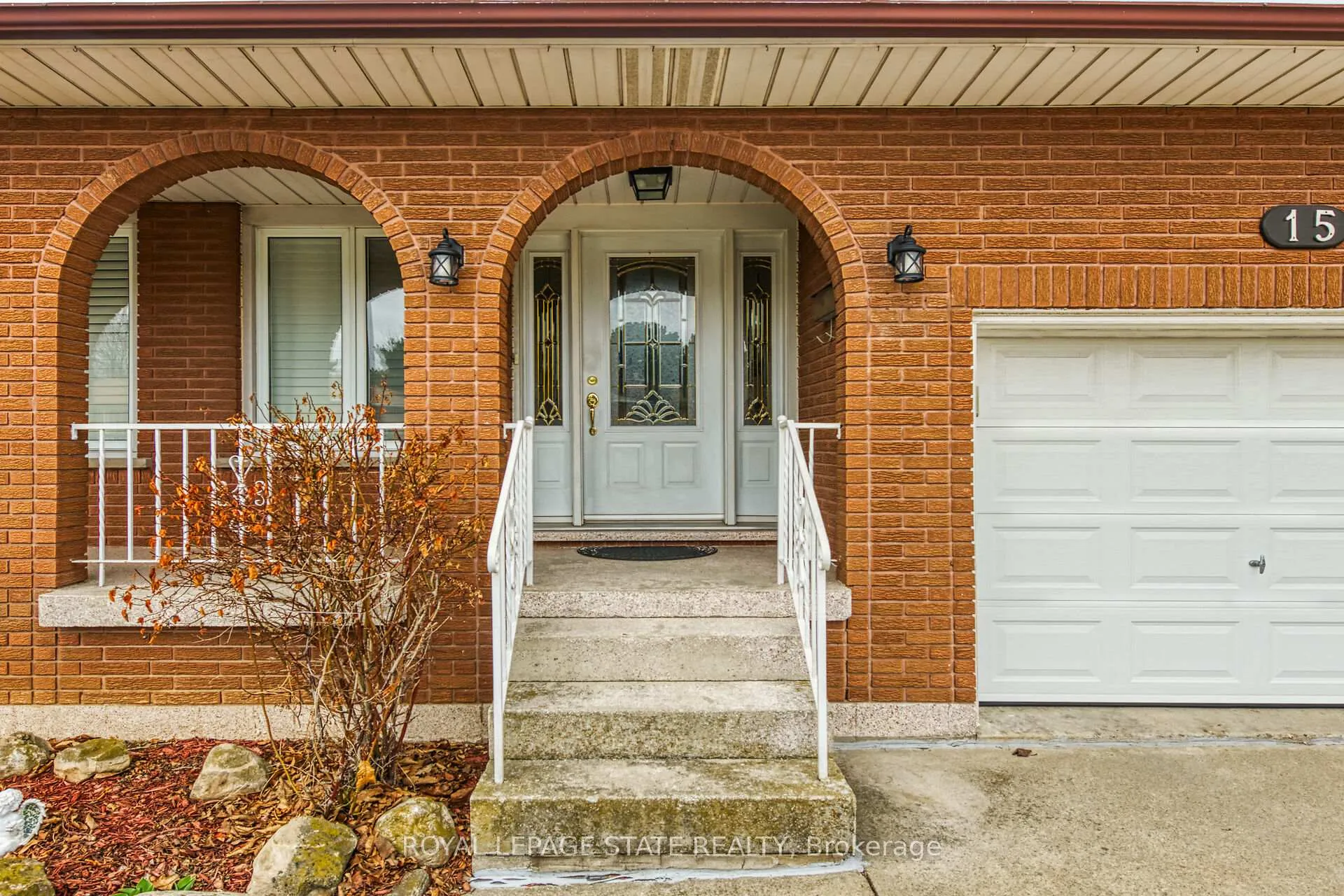 Photo 6 of 15 Fairington Crescent, Hamilton, Kentley — HOMEH