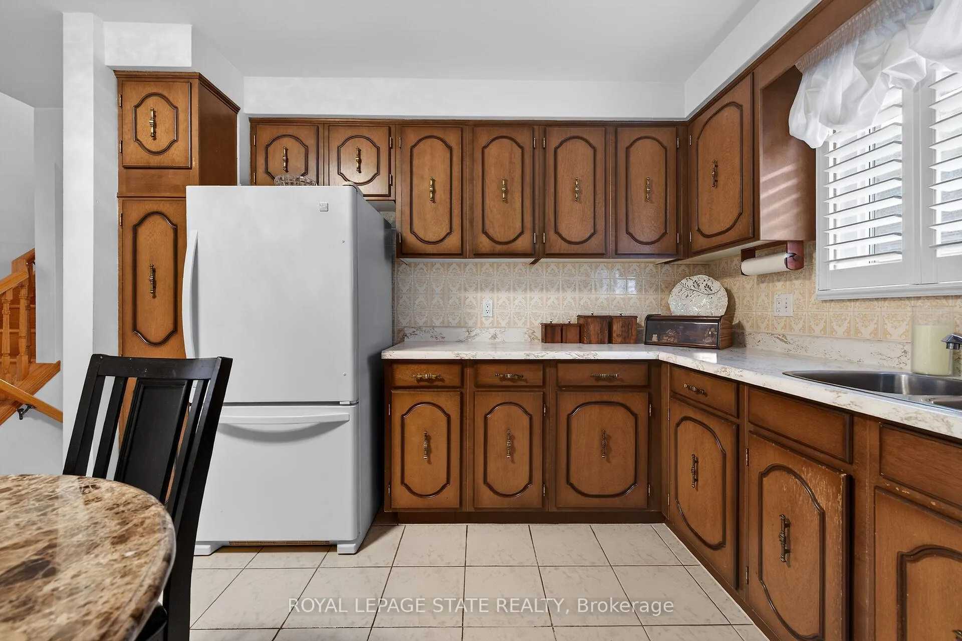 Photo 14 of 15 Fairington Crescent, Hamilton, Kentley — HOMEH