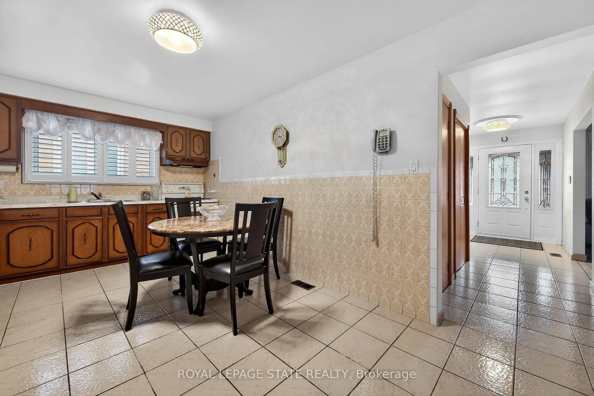 Photo 15 of 15 Fairington Crescent, Hamilton, Kentley — HOMEH